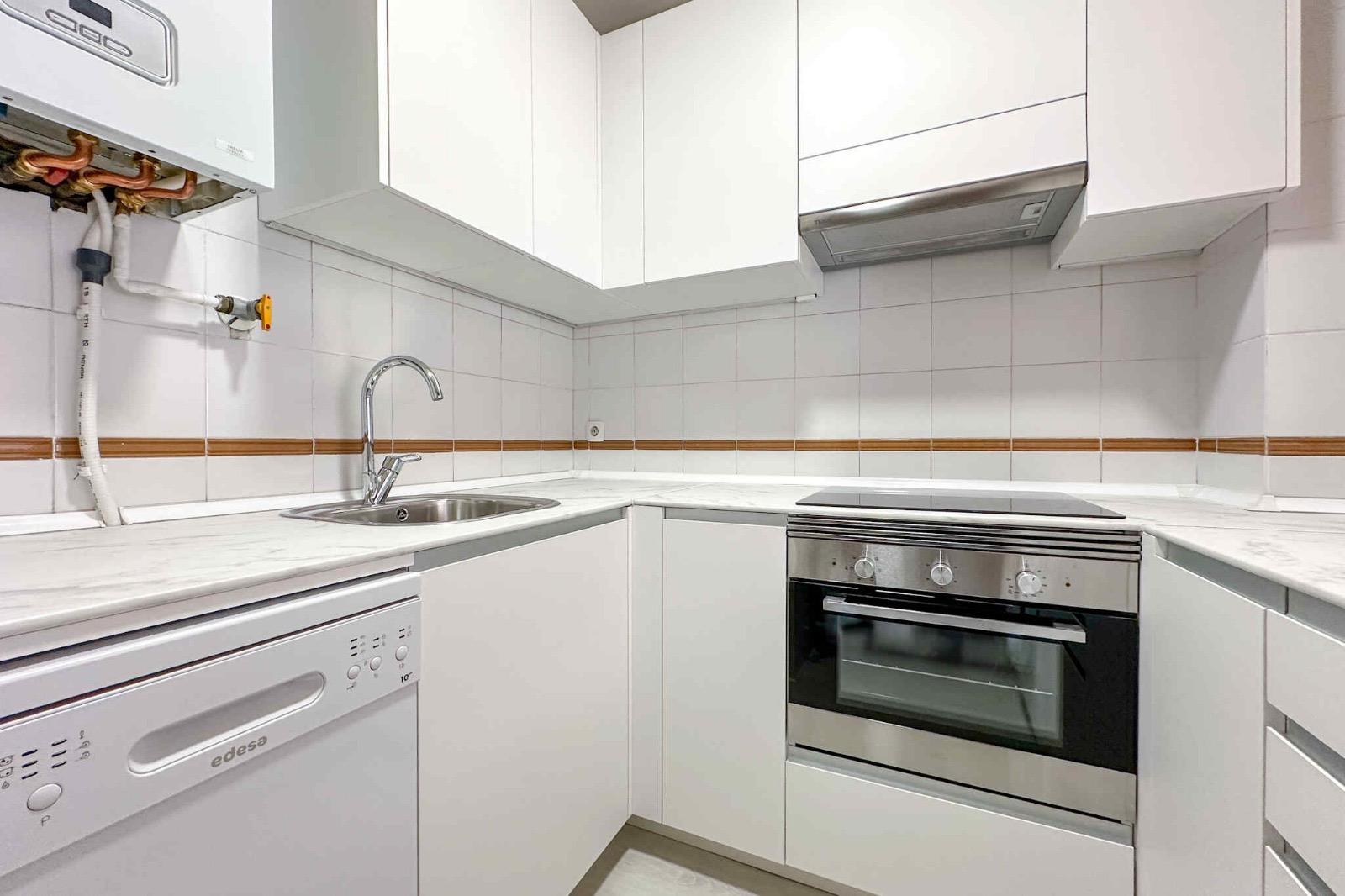 Piso en Alquiler en C. Naciones - 8