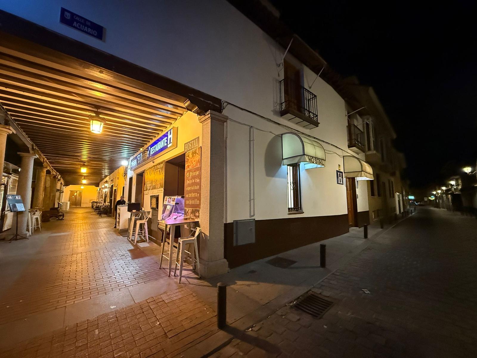   Hostal & Restaurante en venta - Pl. Mayor de Barajas - 3