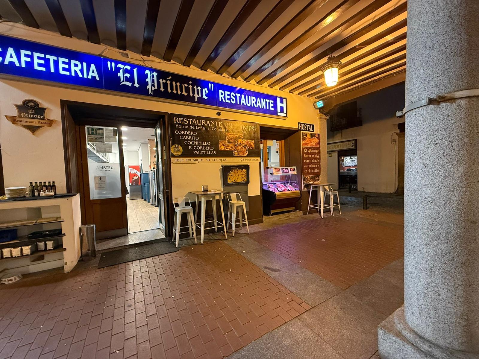   Hostal & Restaurante en venta - Pl. Mayor de Barajas - 1