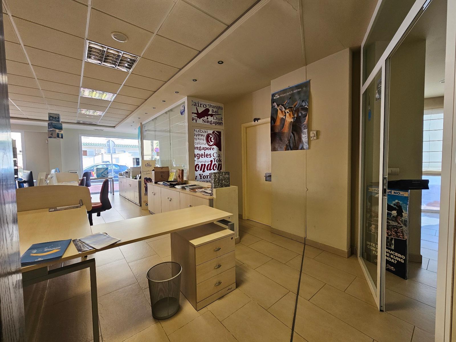 Amplio Local en Alquiler - El Bajondillo, Torremolinos - 11