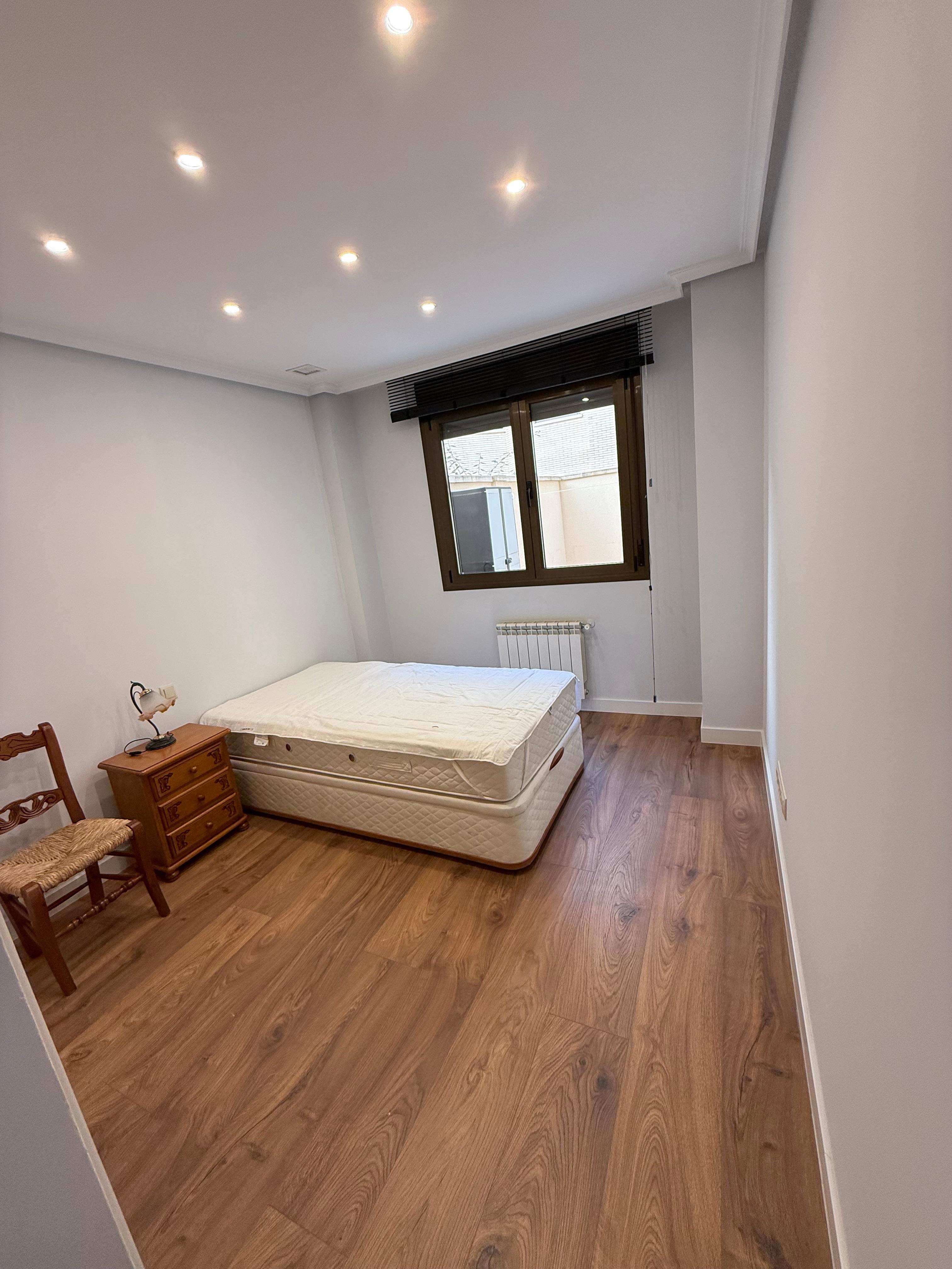 Piso en Alquiler en C. Cerro del Espino - 11