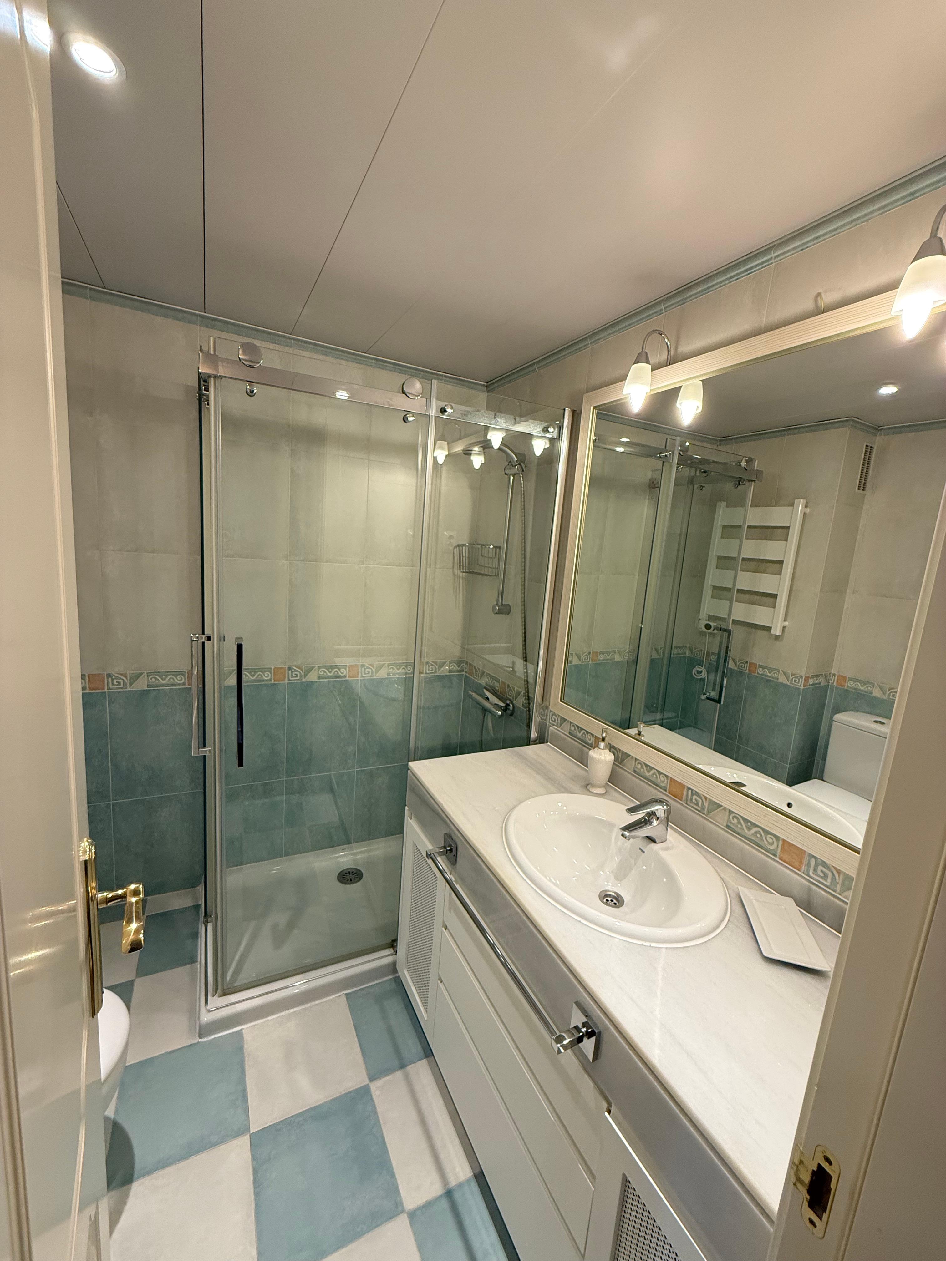 Piso en Alquiler en C. Cerro del Espino - 12