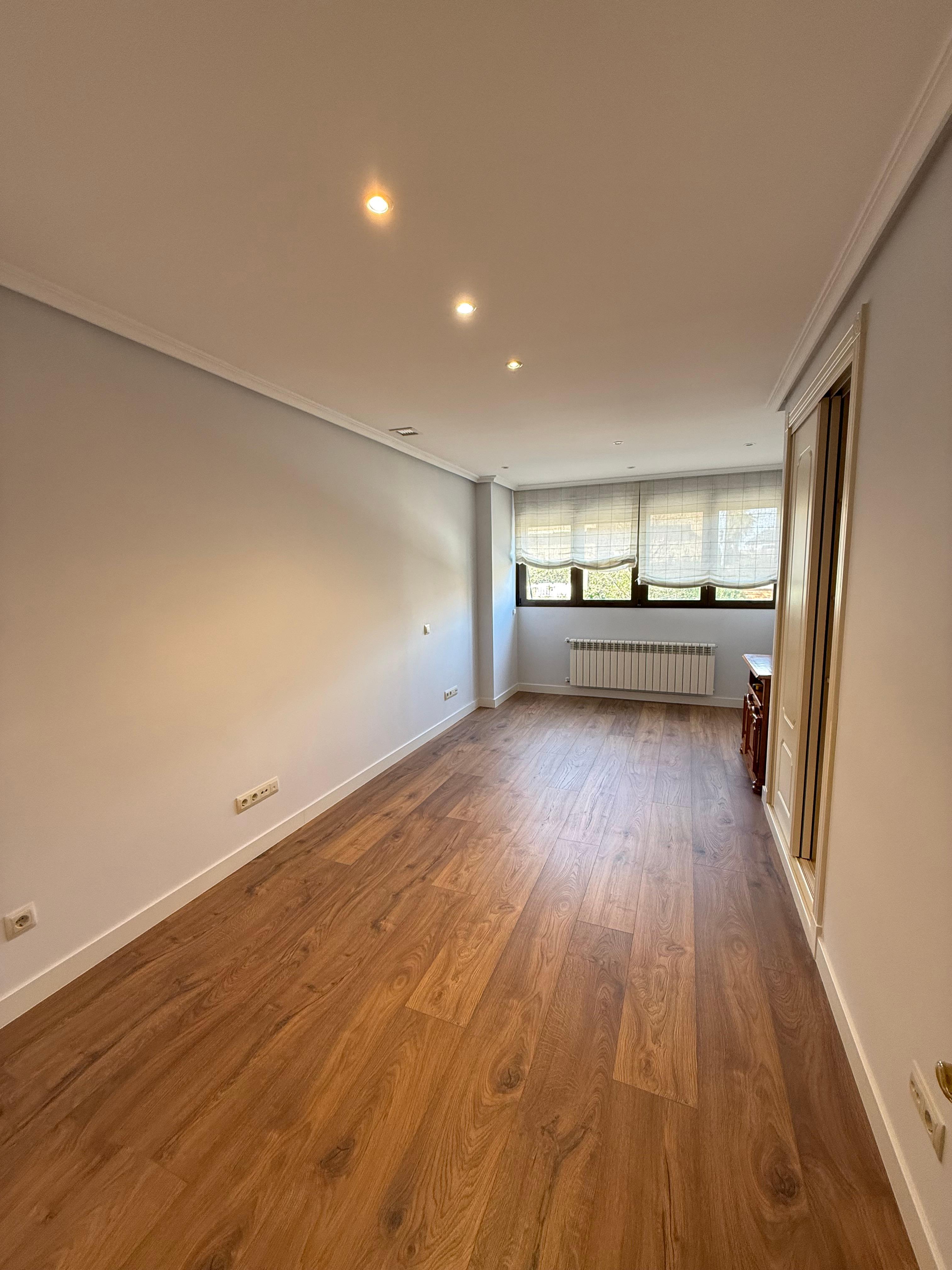 Piso en Alquiler en C. Cerro del Espino - 18