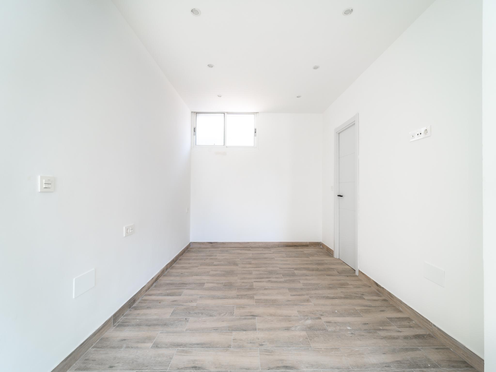 Piso en Venta en C. Serenata - 8