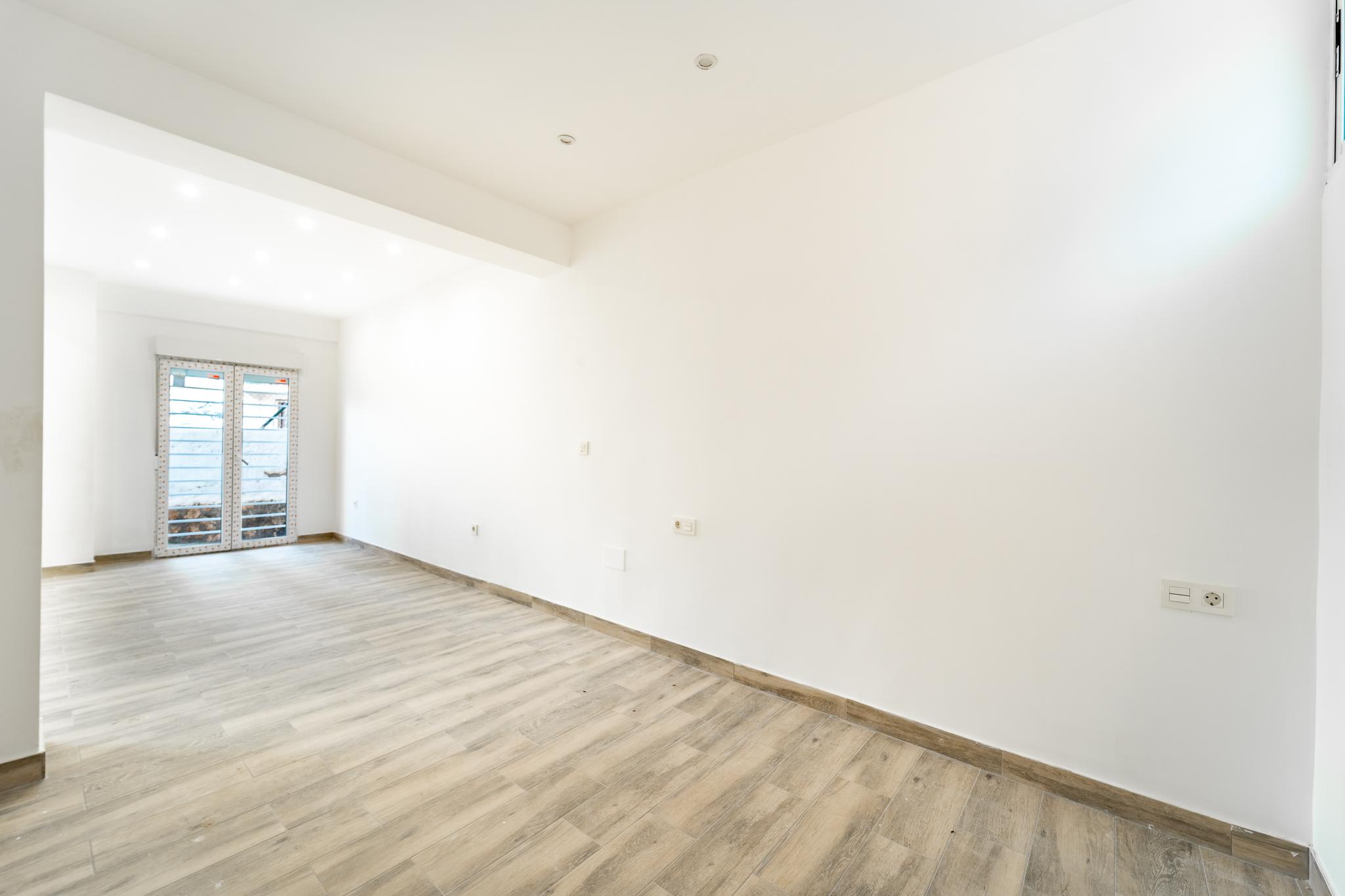 Piso en Venta en C. Serenata - 13