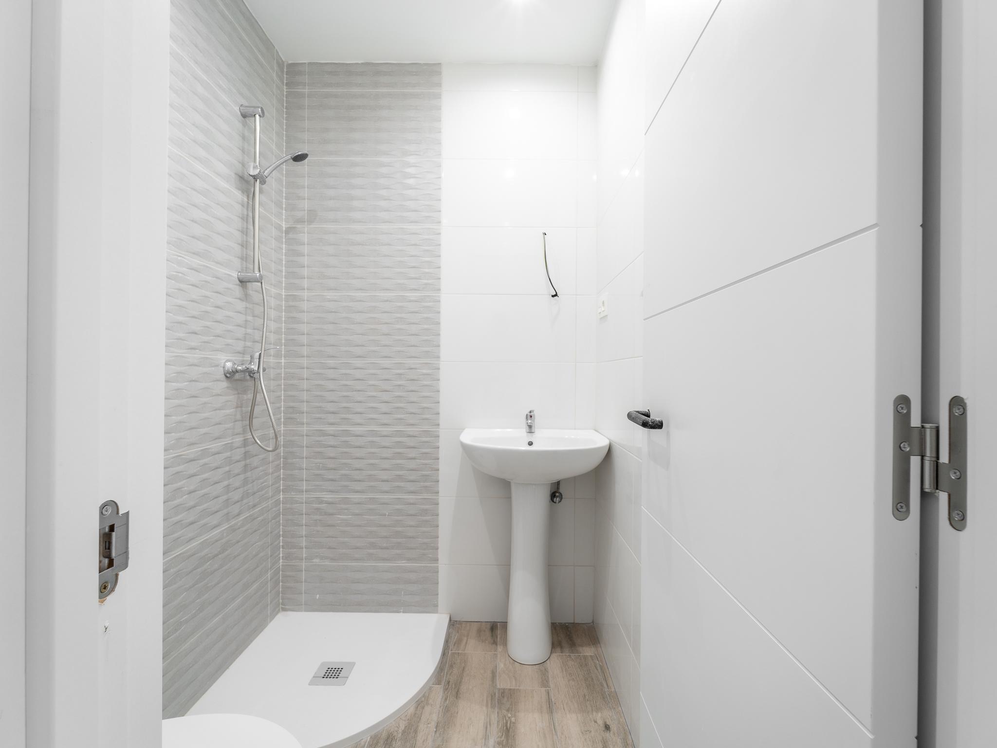 Piso en Venta en C. Serenata - 17