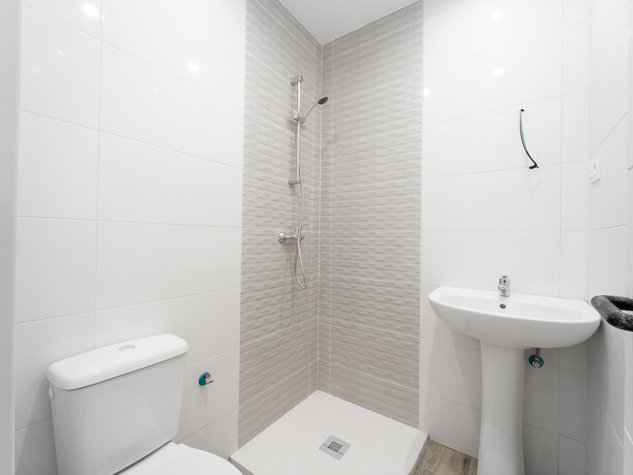 Piso en Venta en C. Serenata - 18