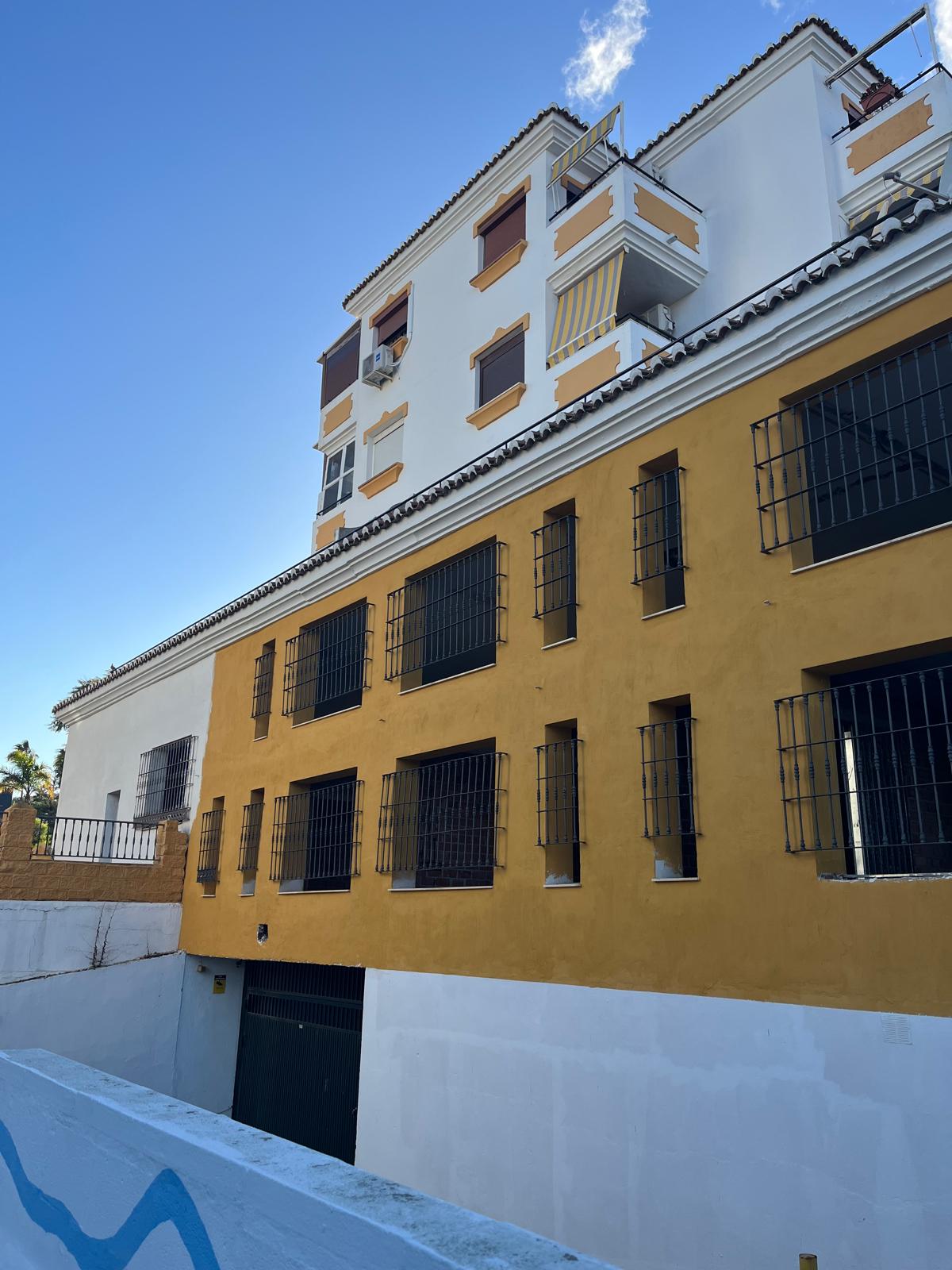 Edificio Comercial en Venta en C. Maestro Tomás Bretón - 1