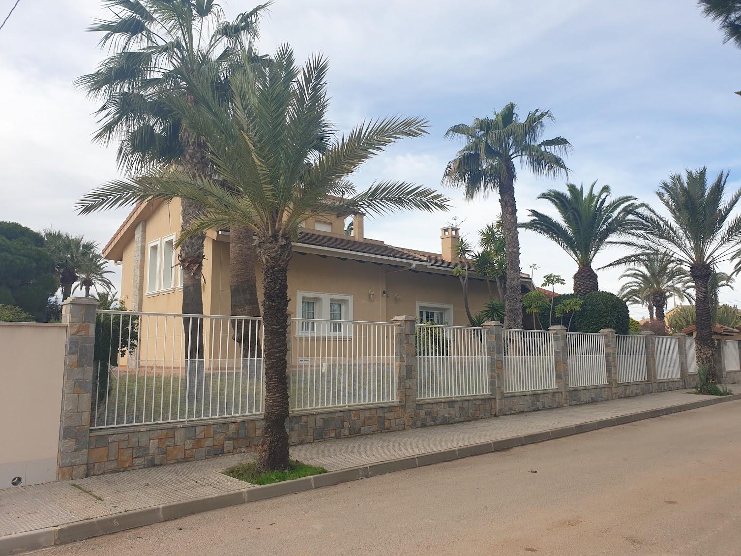 Villa en Venta - C. Huracán, Orihuela - 1