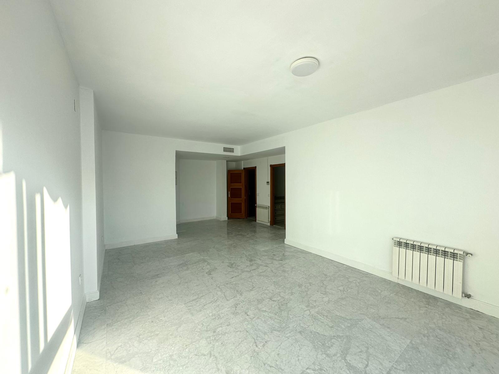 Piso en Venta en Av. de la Buhaira - 10