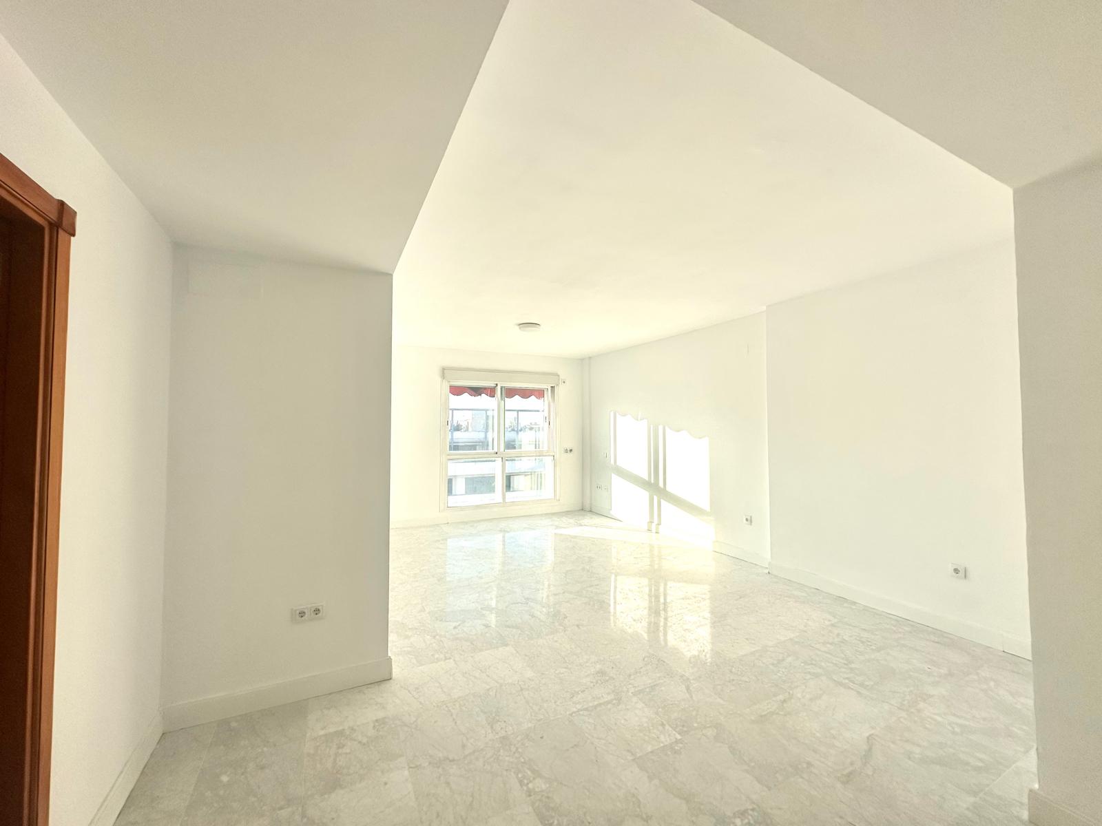 Piso en Venta en Av. de la Buhaira - 7