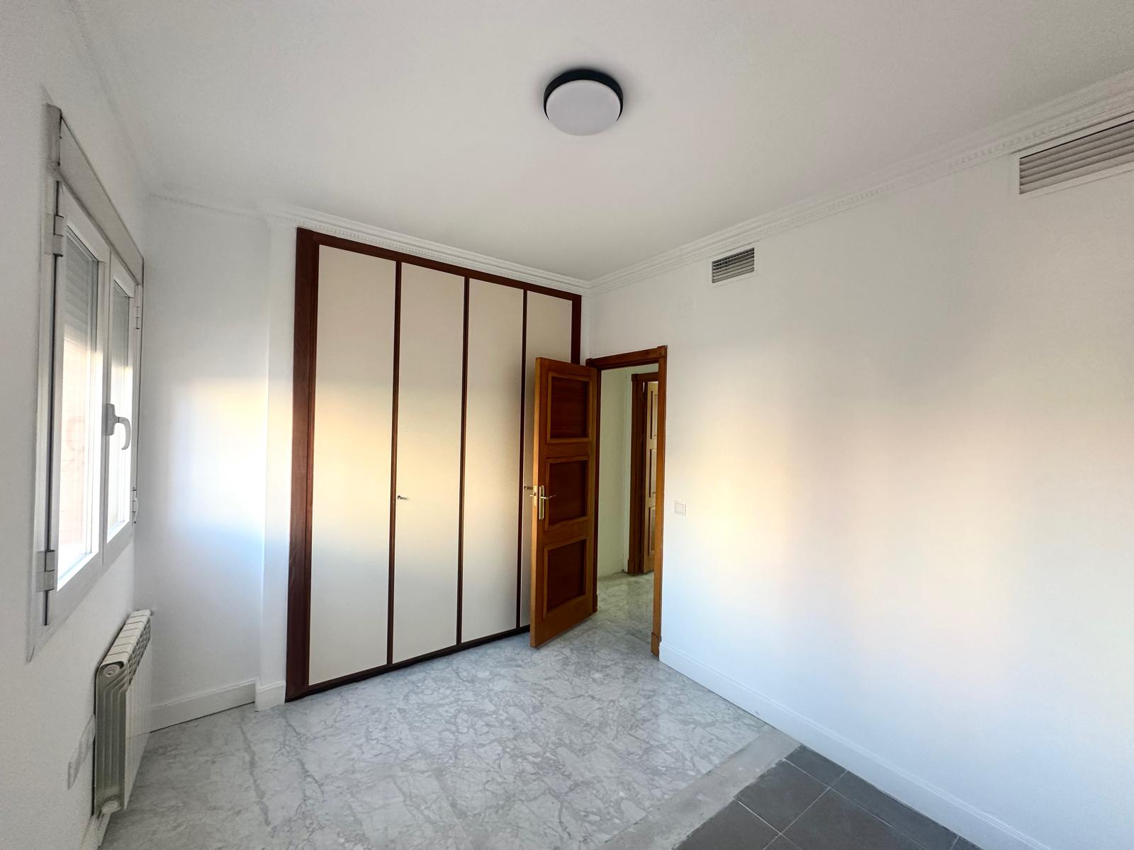 Piso en Venta en Av. de la Buhaira - 14