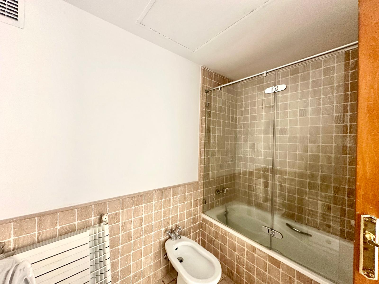 Piso en Venta en Av. de la Buhaira - 12