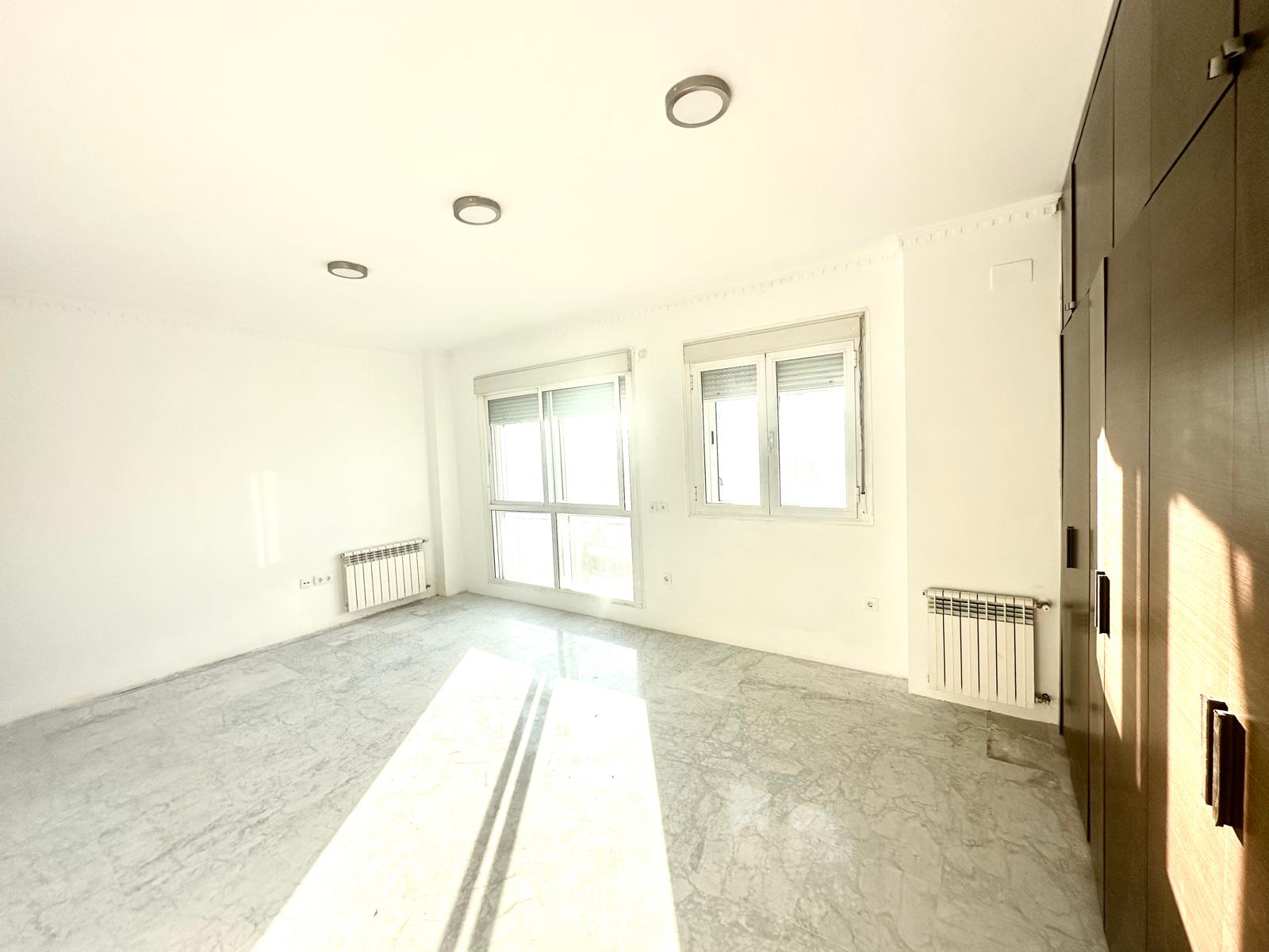 Piso en Venta en Av. de la Buhaira - 2