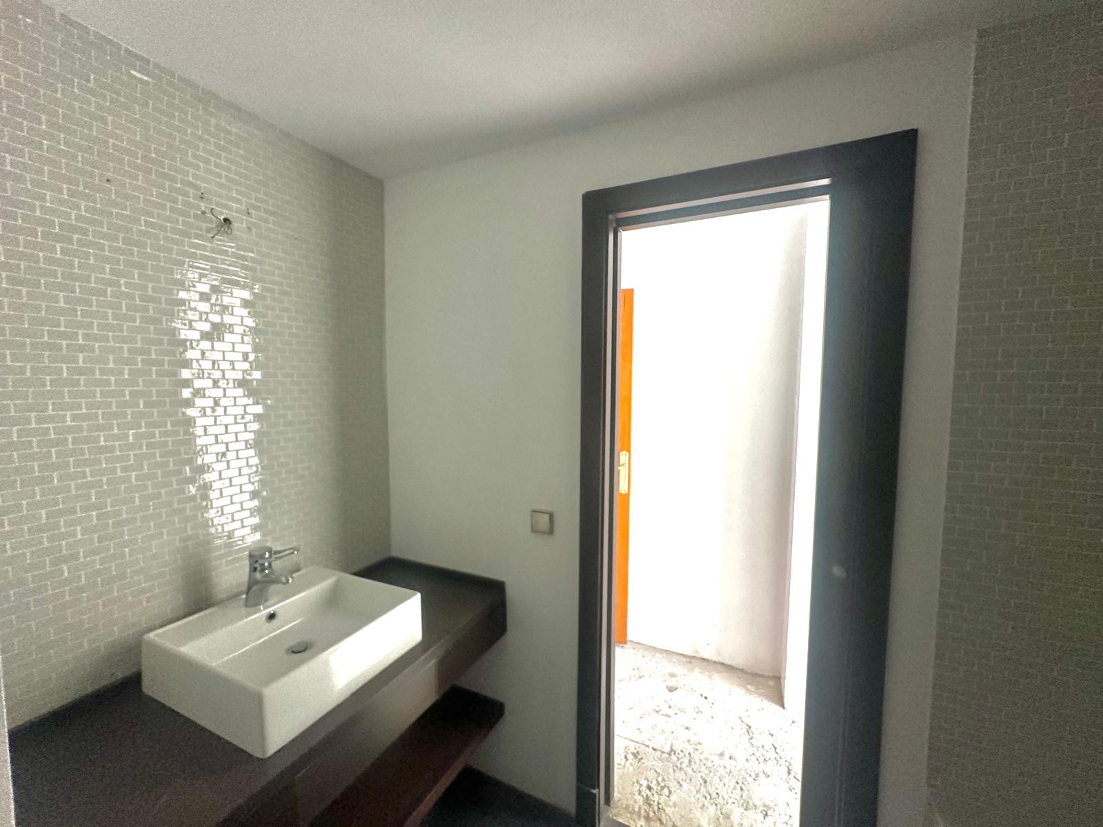 Piso en Venta en Av. de la Buhaira - 16