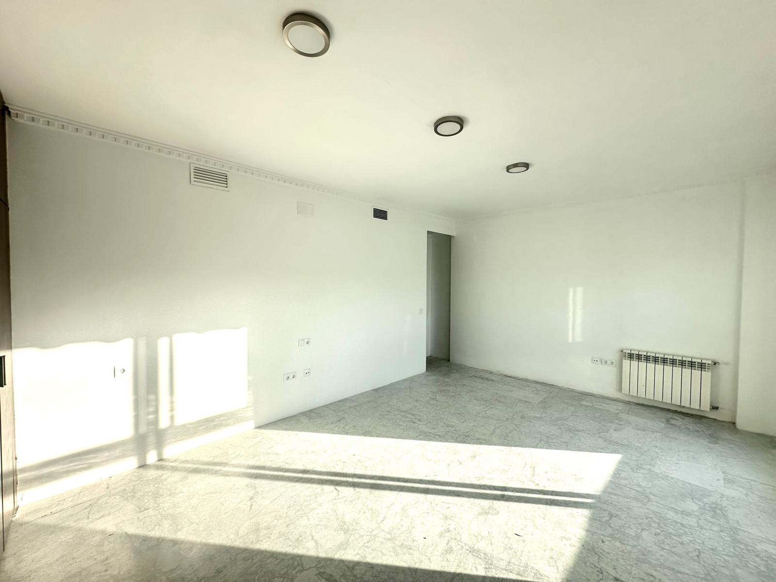 Piso en Venta en Av. de la Buhaira - 3