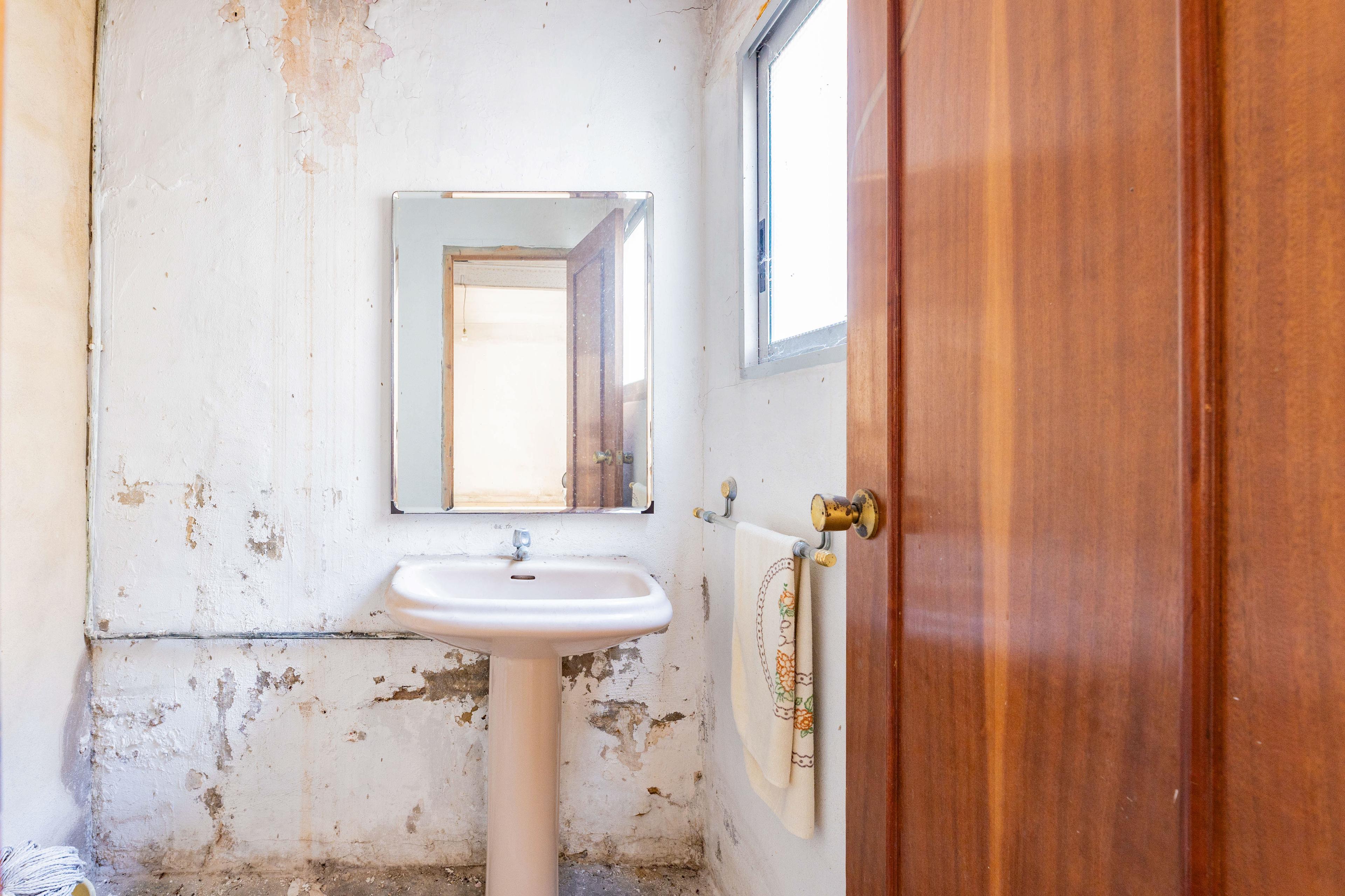 Oportunidad de Inversión: Bajo de 106 m² en la Arteria Comercial de Meliana - 15