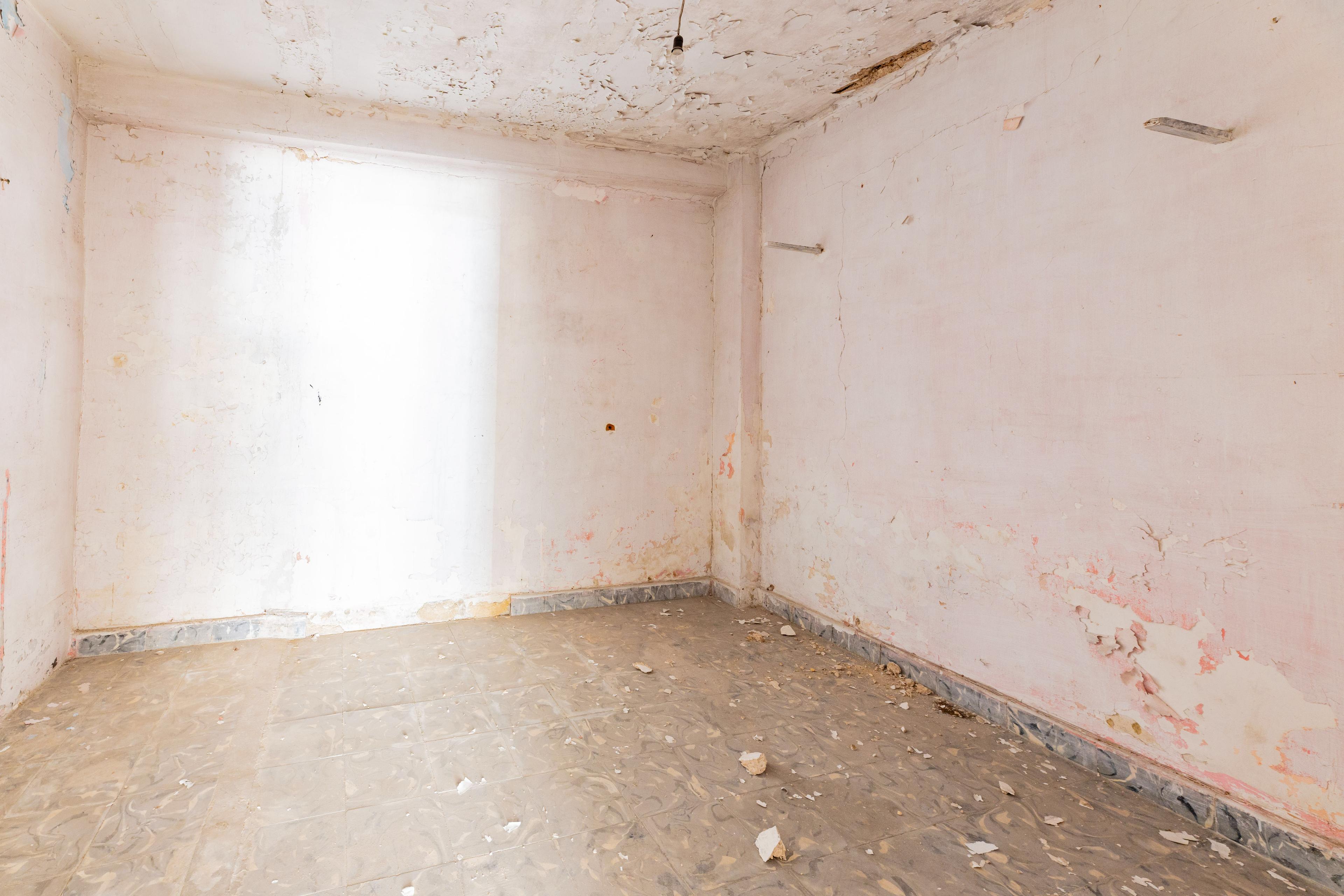 Oportunidad de Inversión: Bajo de 106 m² en la Arteria Comercial de Meliana - 14