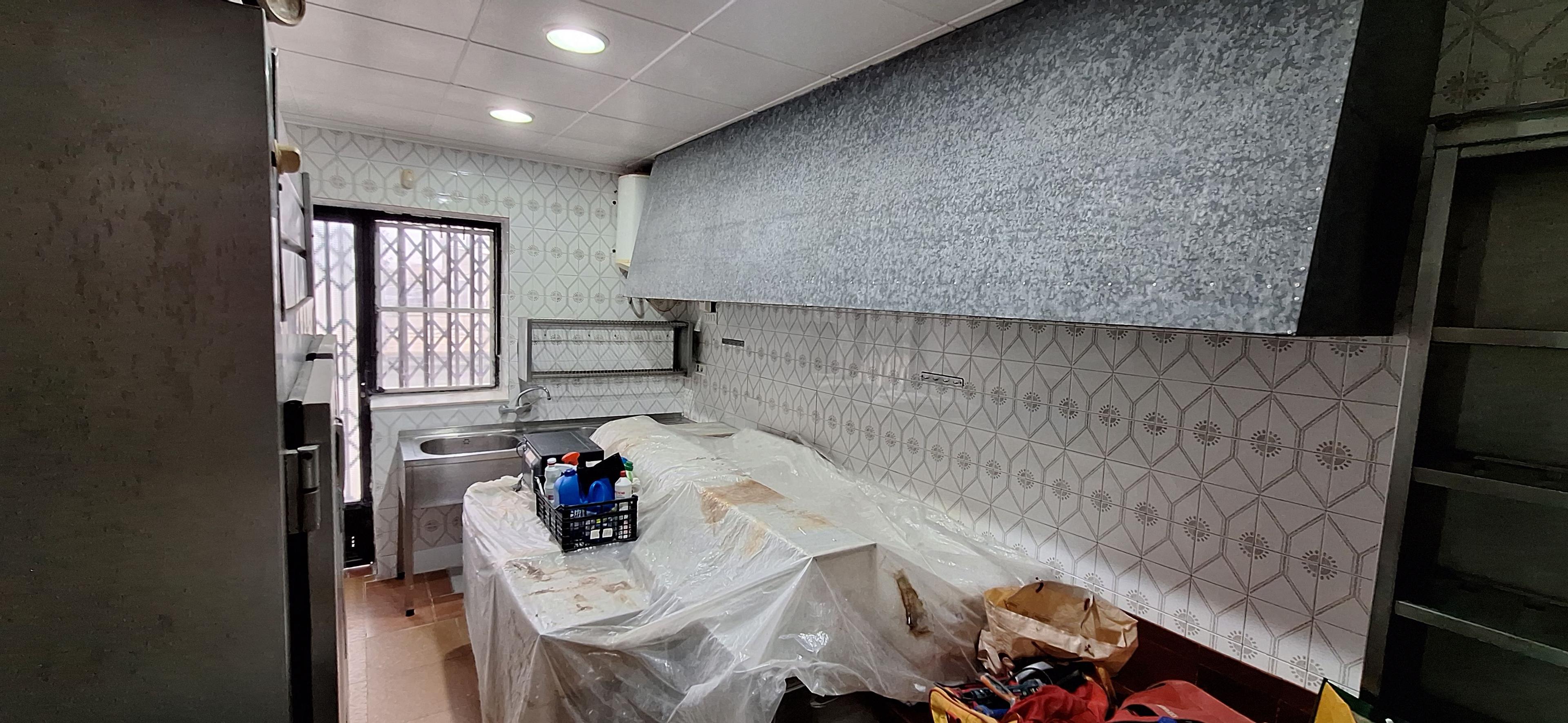 Local en Venta en Av. de la Guardia Civil - 9