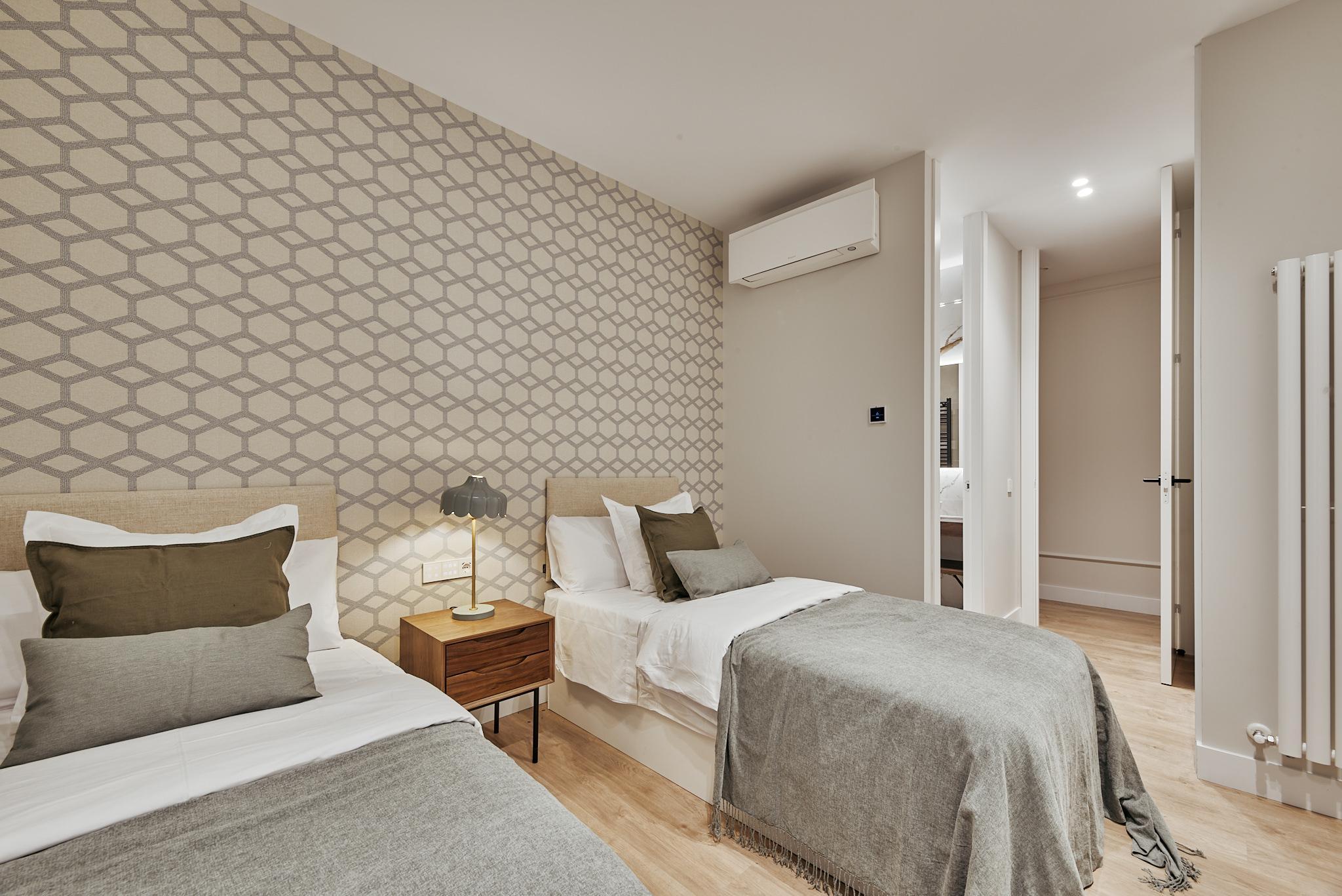 Piso en Venta en C. Alcalá - 23