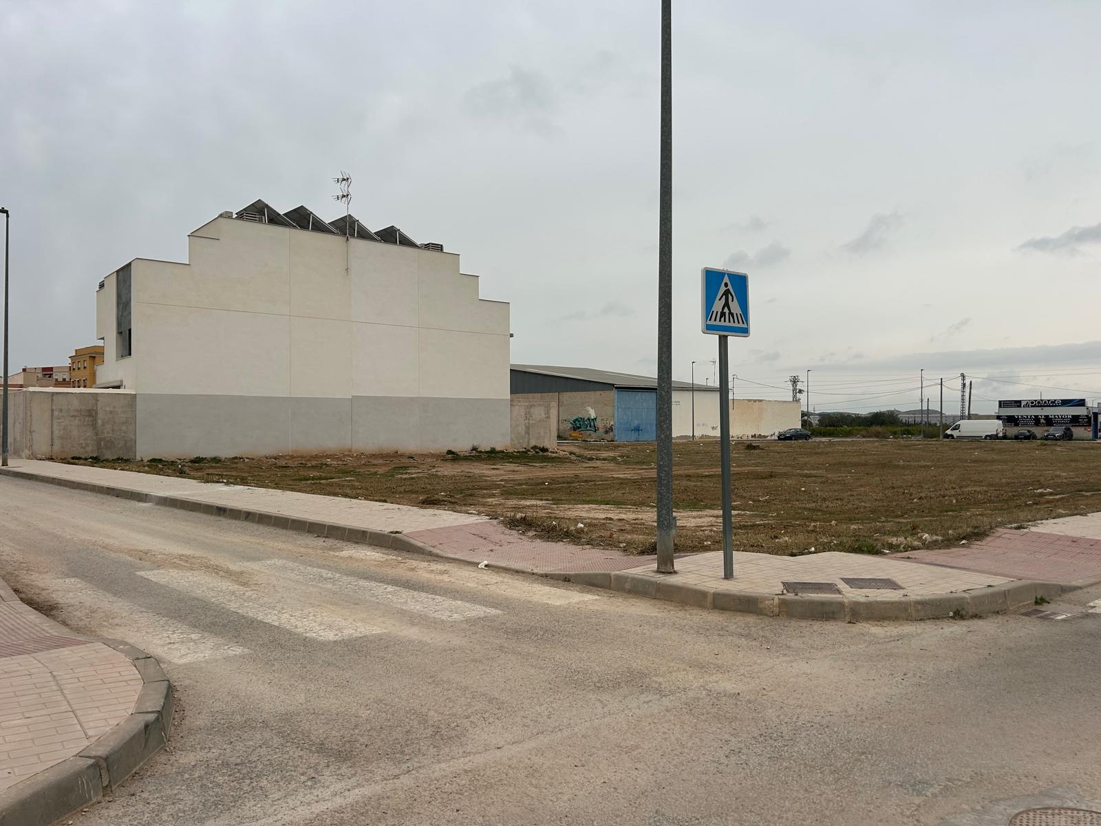 Solar en Venta en C. Reyes Católicos - 5