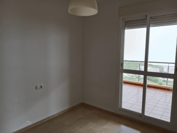 Encantadar Piso Con Gran Terraza Y Vistas Impresionantes Al Mar - 9