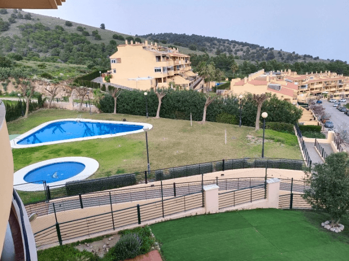 Encantadar Piso Con Gran Terraza Y Vistas Impresionantes Al Mar - 4