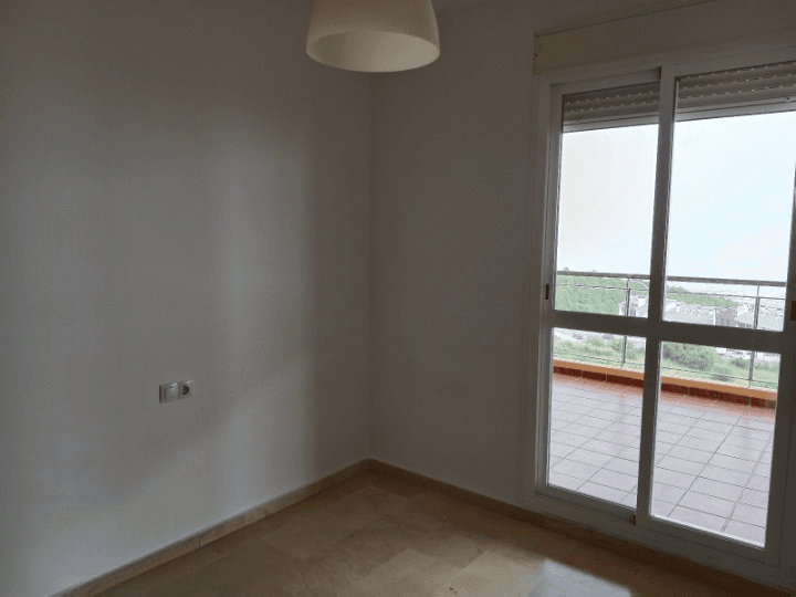 Encantadar Piso Con Gran Terraza Y Vistas Impresionantes Al Mar - 1