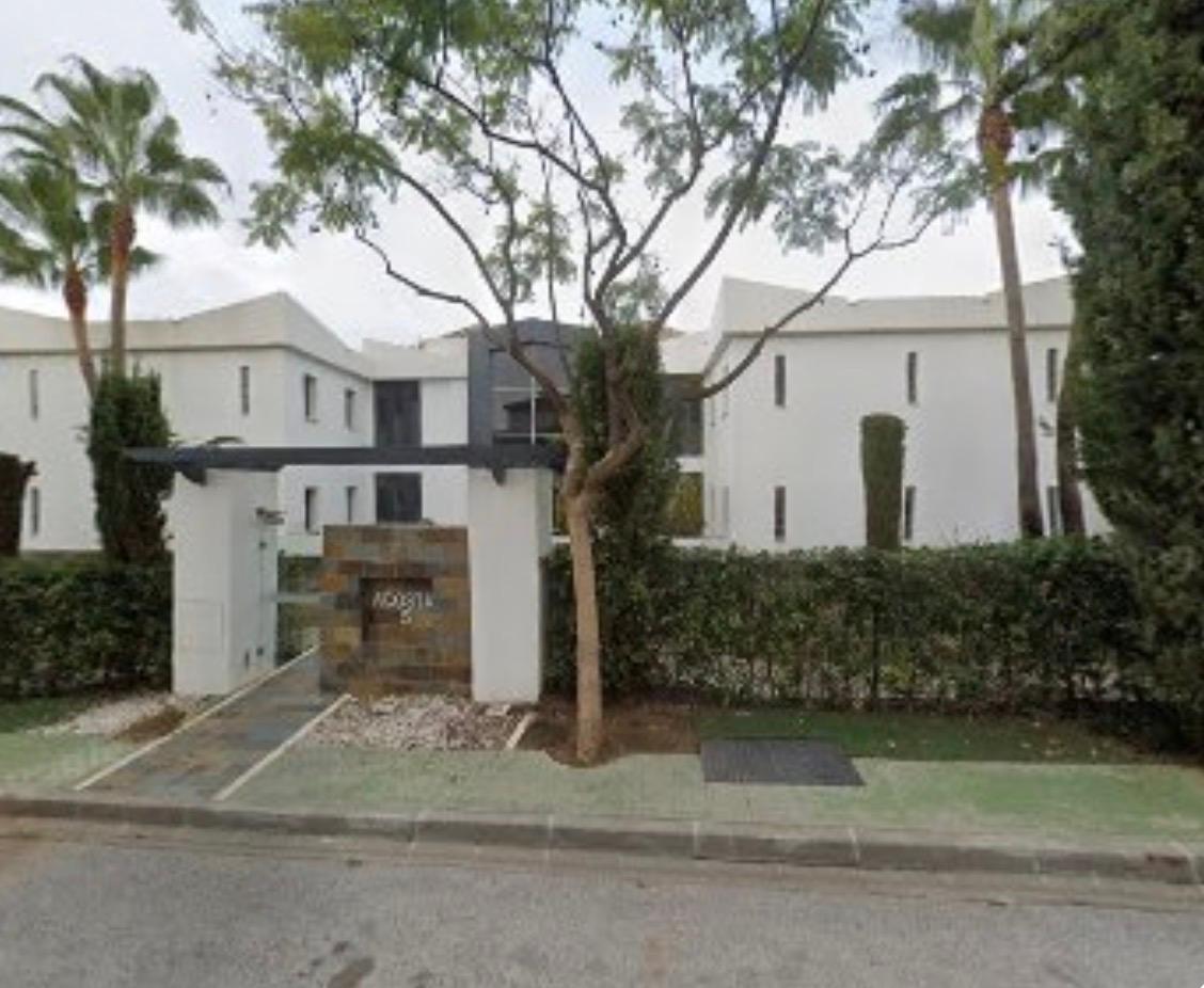 Piso en Alquiler en Urb. Los Flamingos - 14