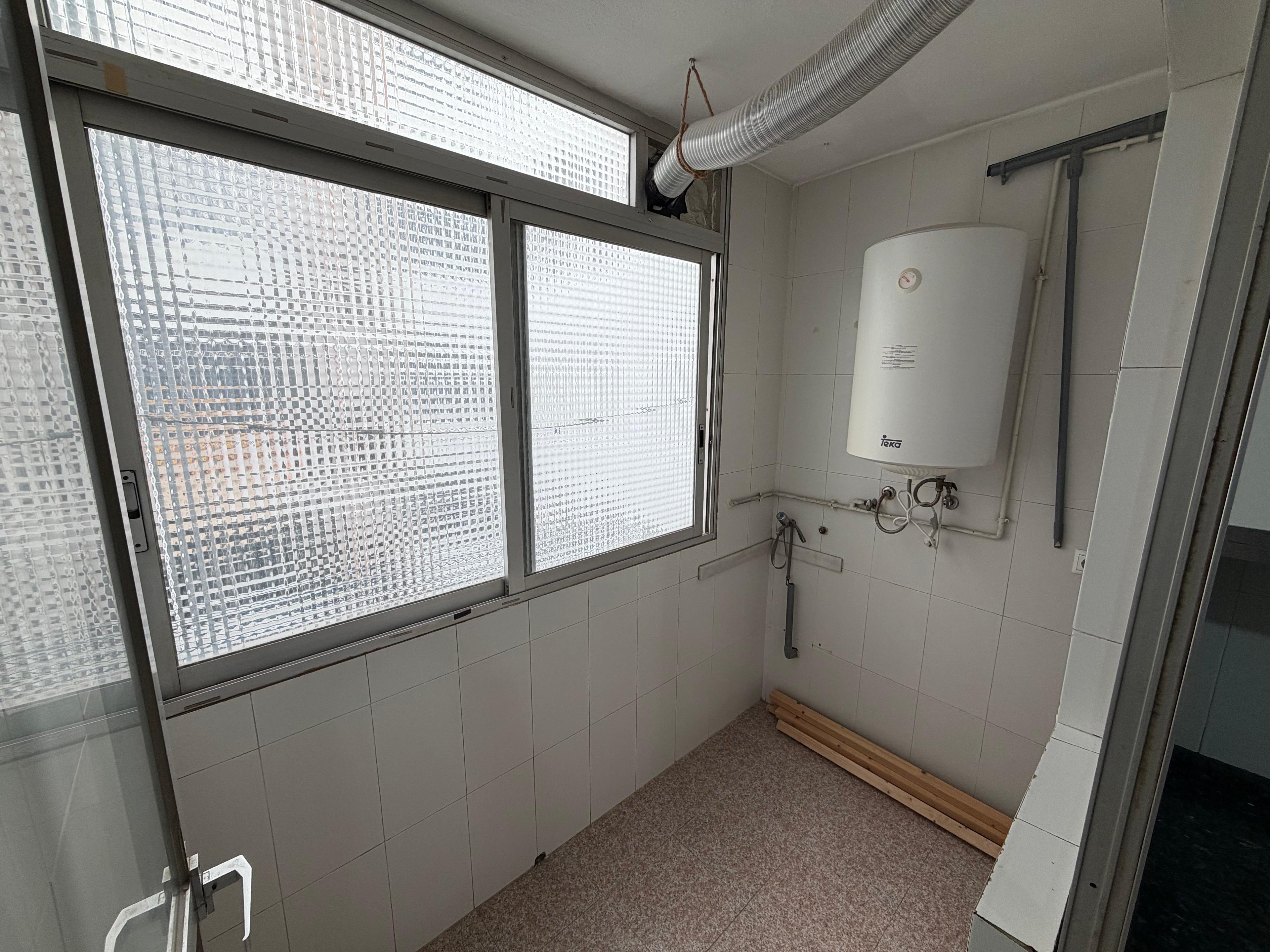 Piso en Alquiler - Carrer d'Emilio Lluch, Valencia - 17