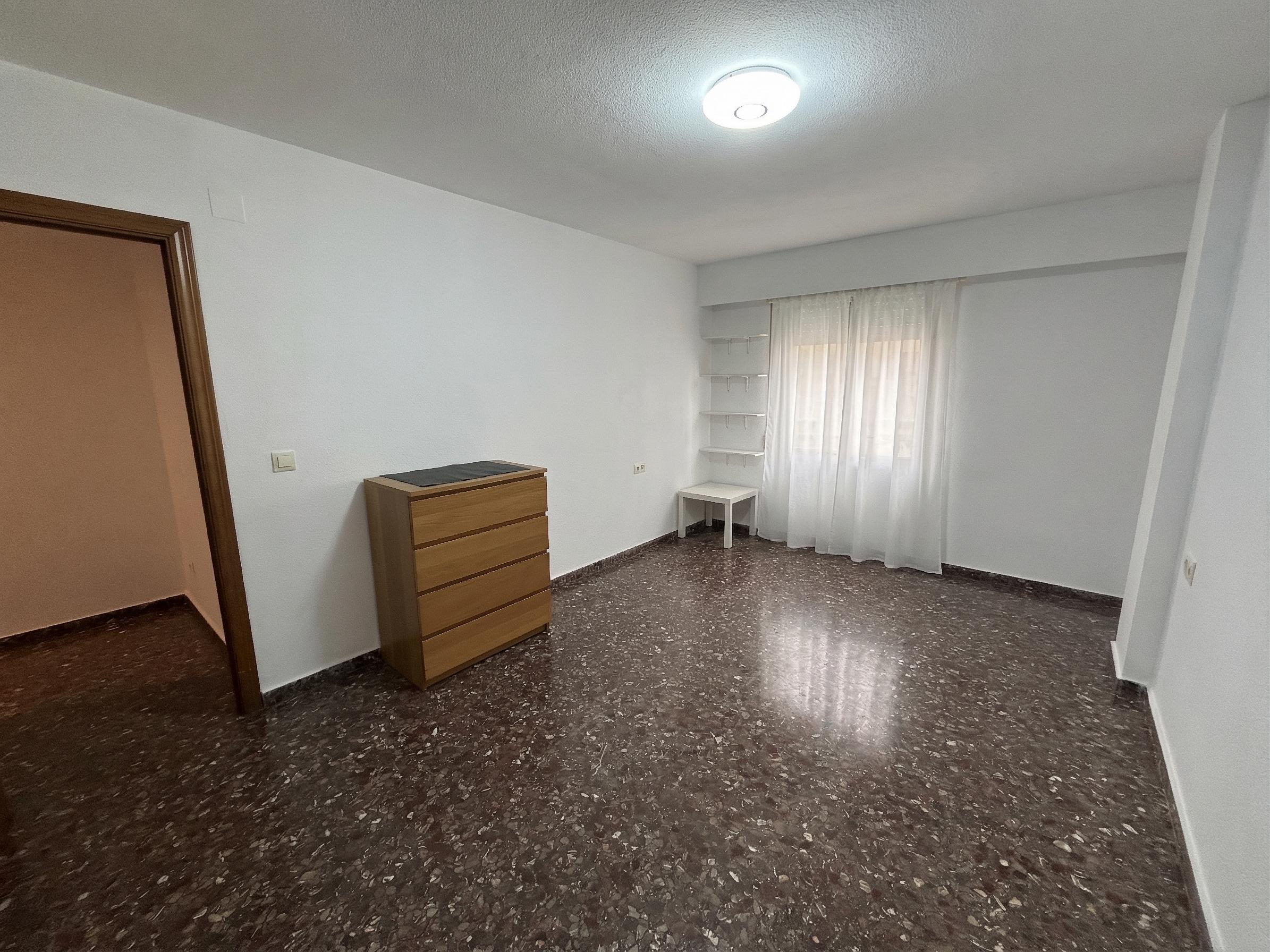 Piso en Alquiler - Carrer d'Emilio Lluch, Valencia - 22