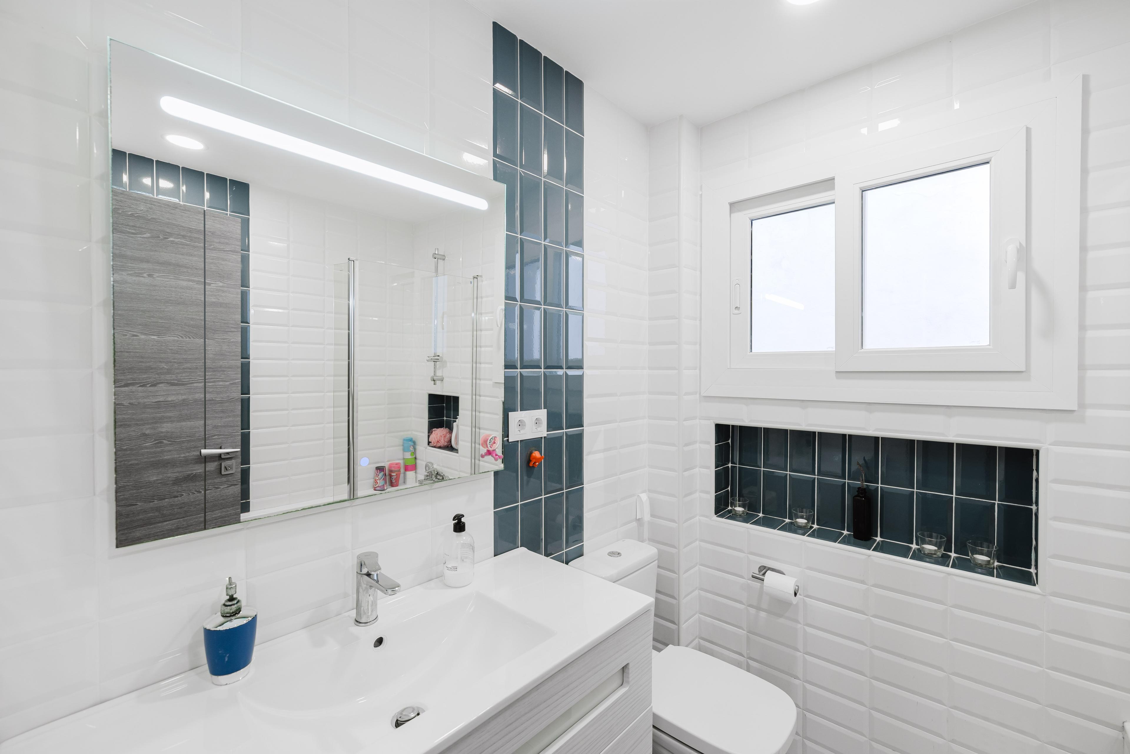 Casa en Venta en Calle Baja - 28