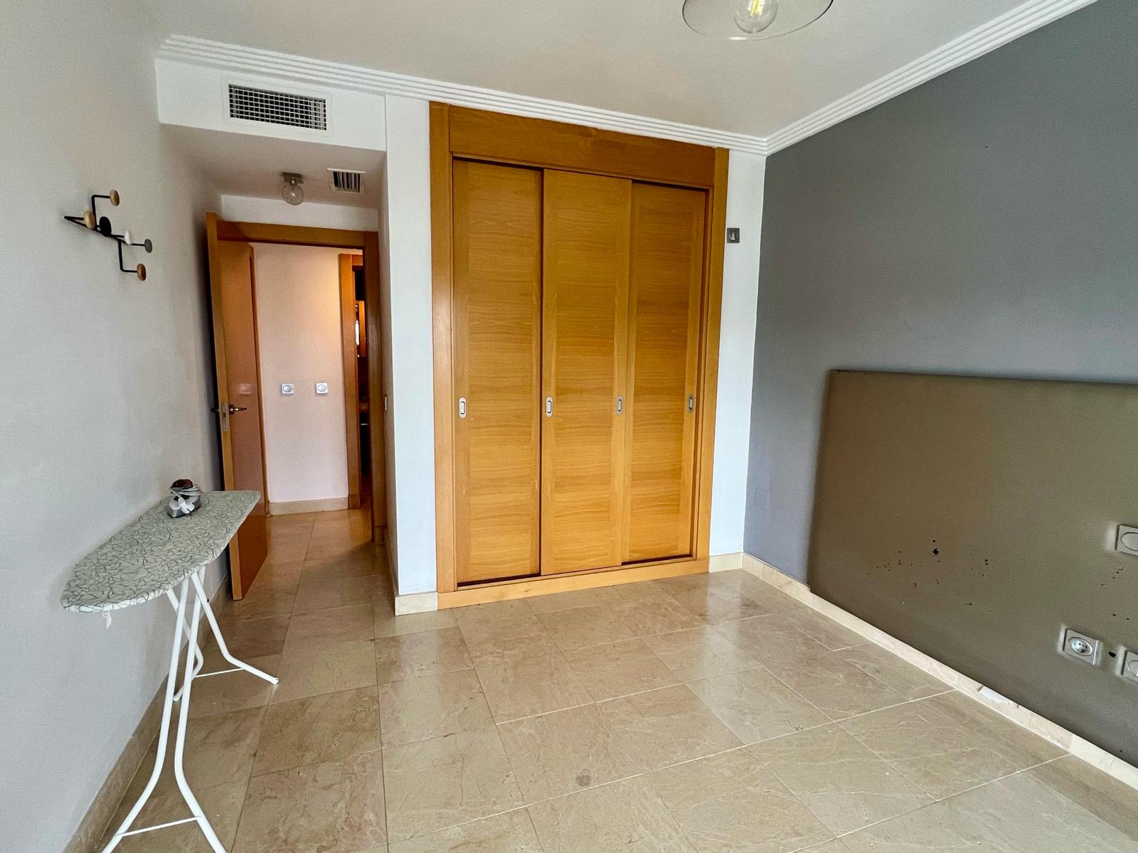 Piso en Alquiler en Urb. Los Flamingos - 18