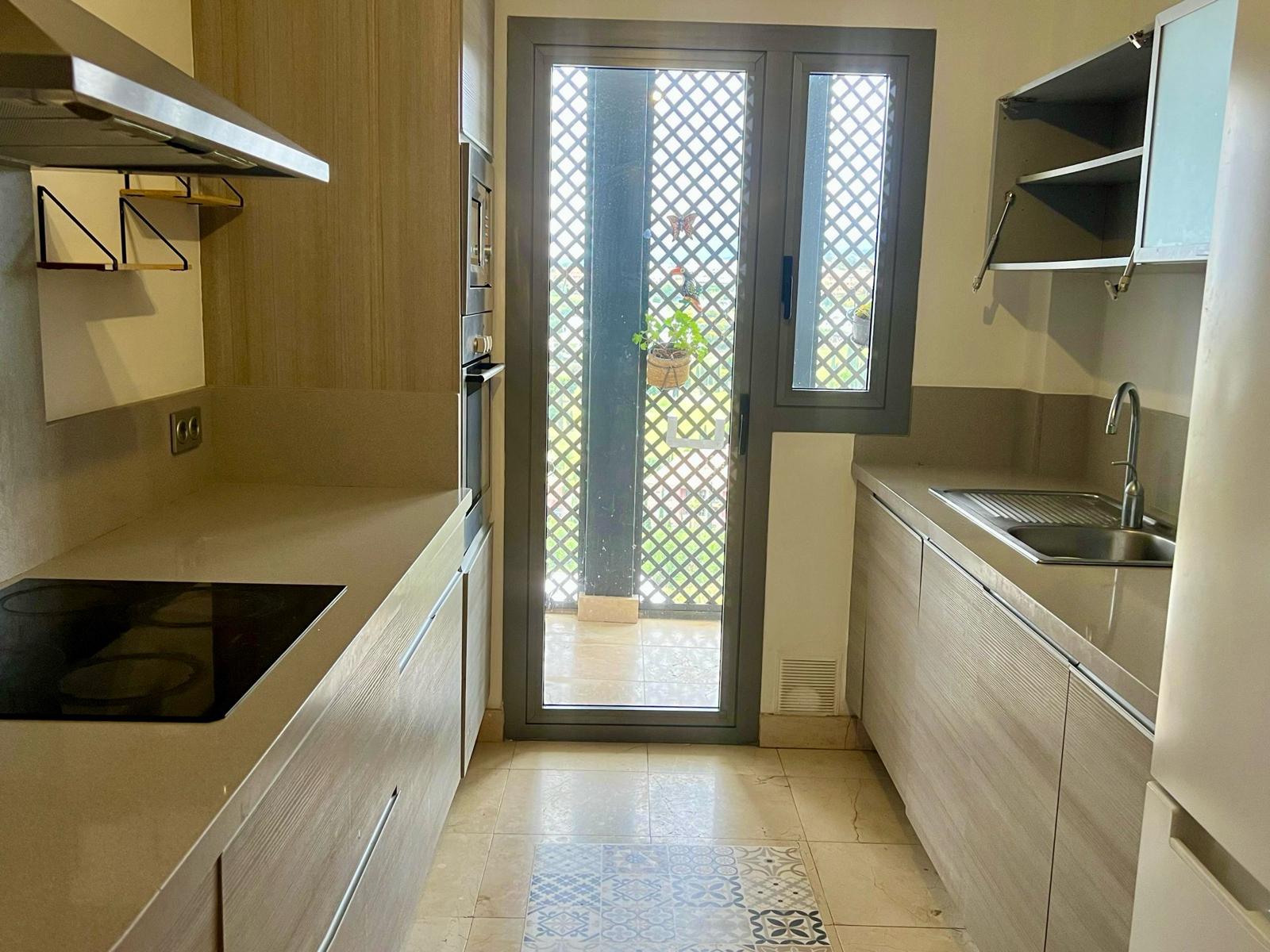 Piso en Alquiler en Urb. Los Flamingos - 21