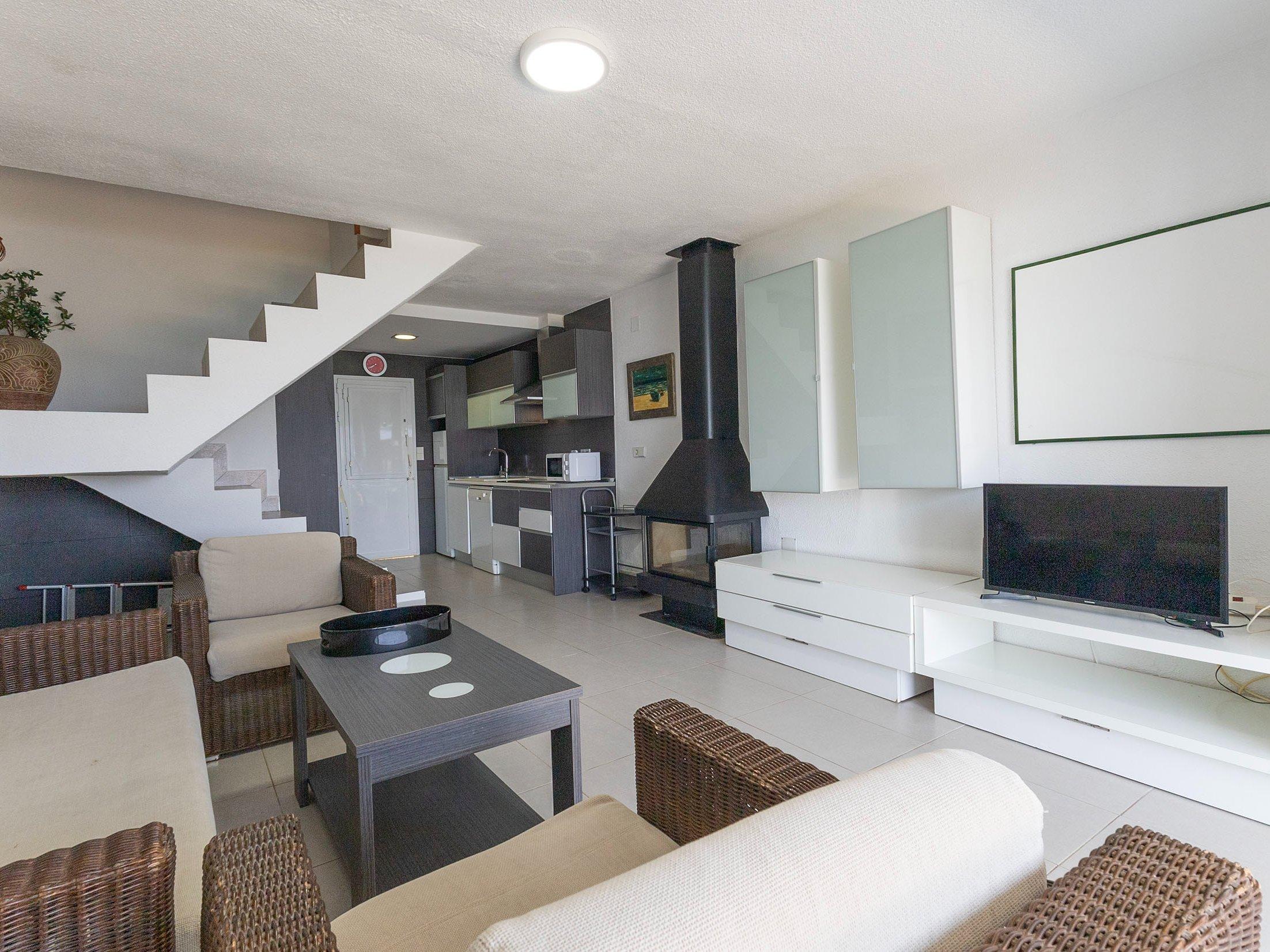 Bungalow en primera línea con espectaculares vistas al mar - 1