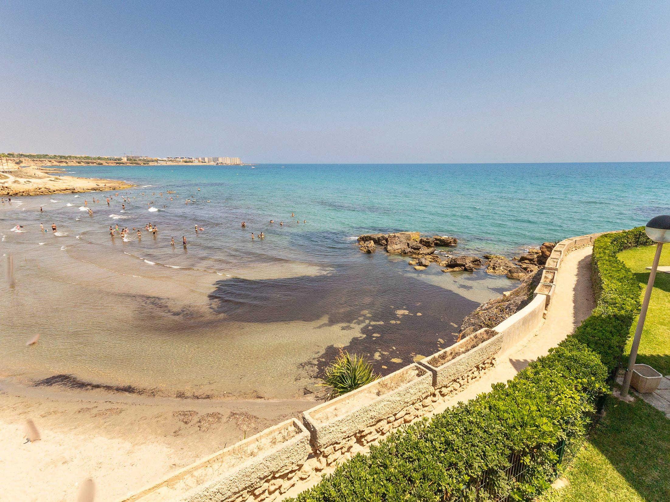 Bungalow en primera línea con espectaculares vistas al mar - 29