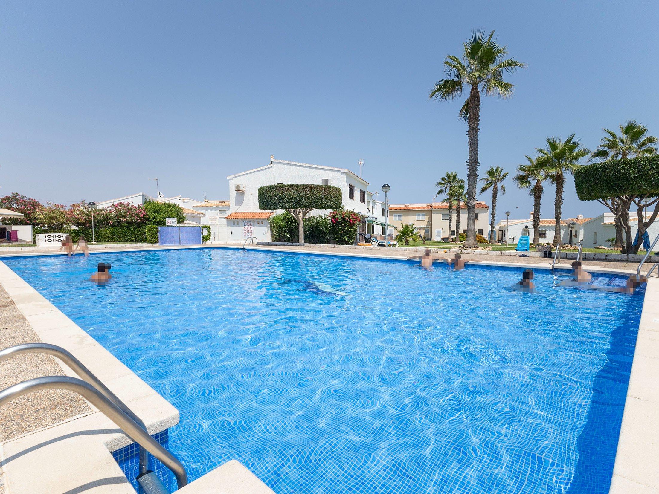 Bungalow en primera línea con espectaculares vistas al mar - 11