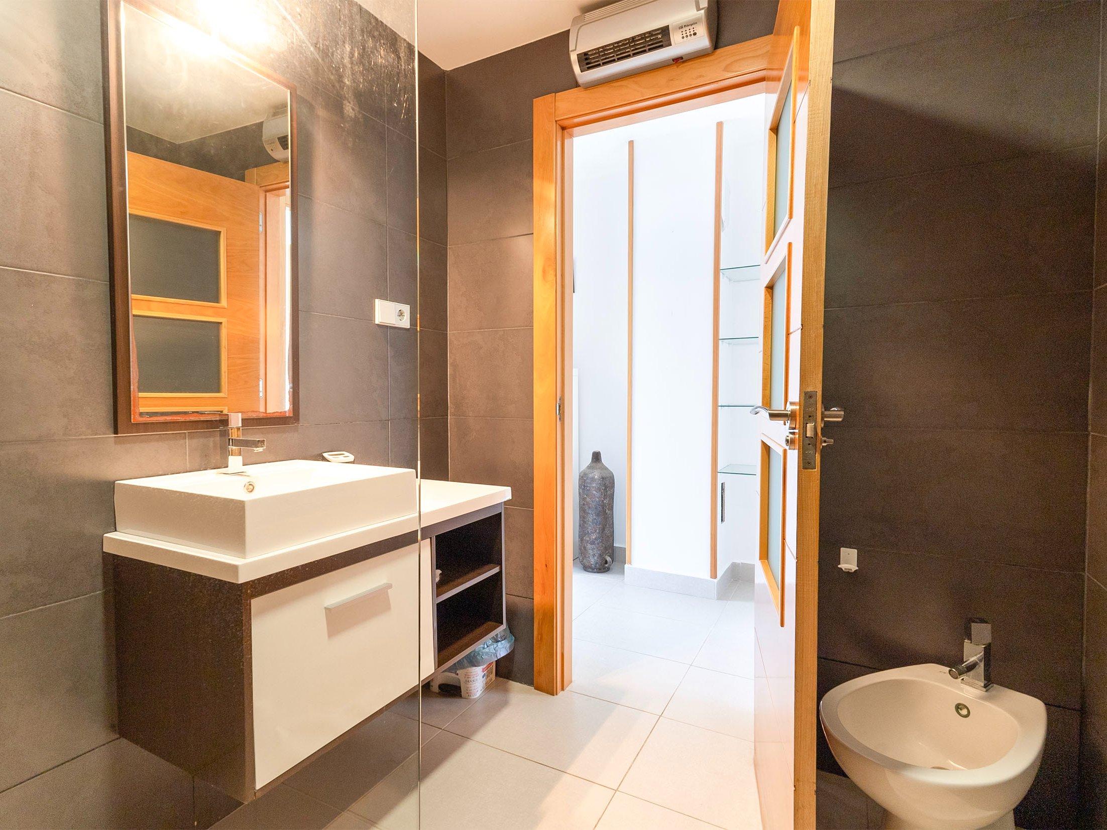 Bungalow en primera línea con espectaculares vistas al mar - 9