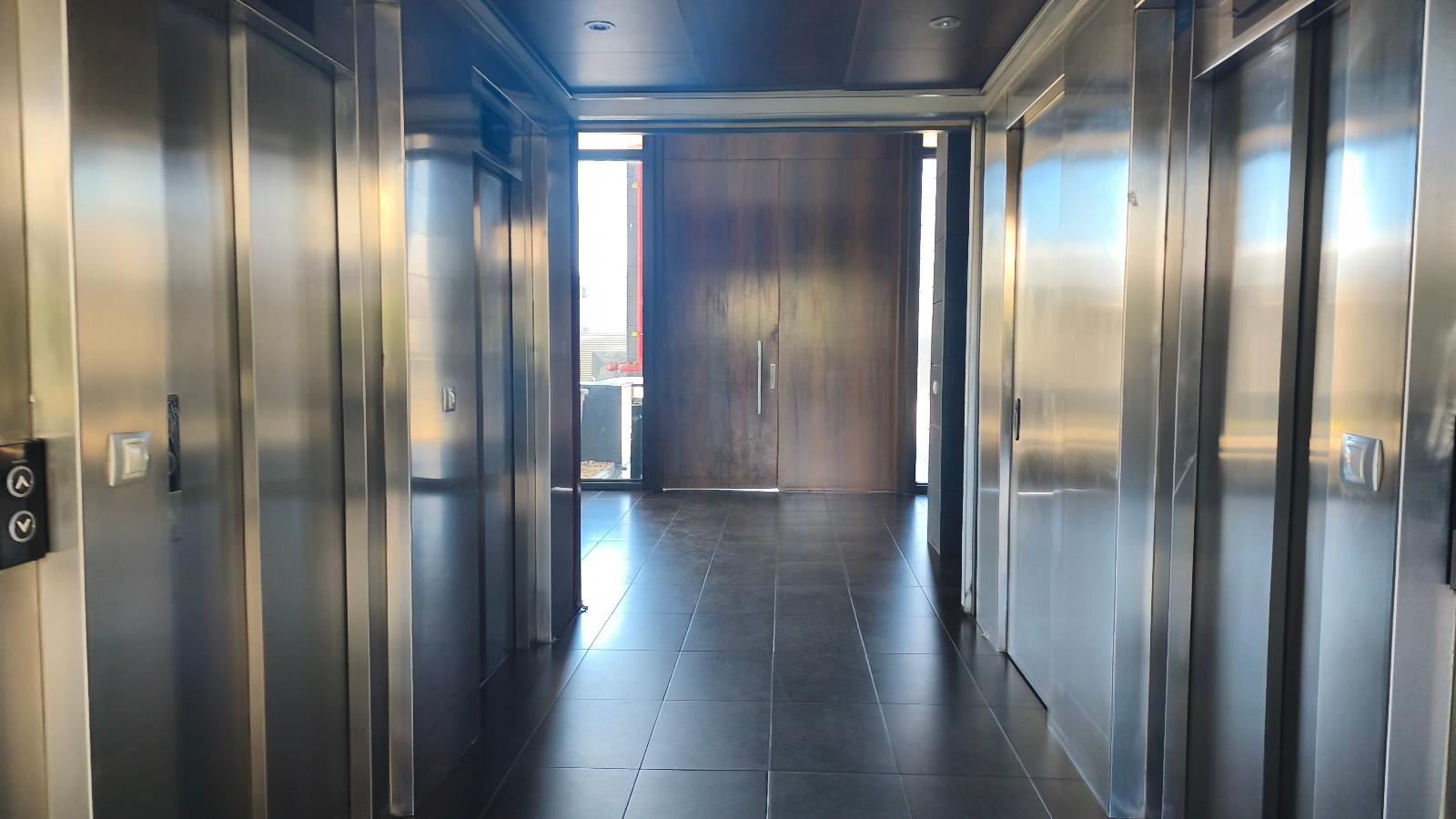 Piso en Venta - C. de Dulce Chacón, Madrid - 19