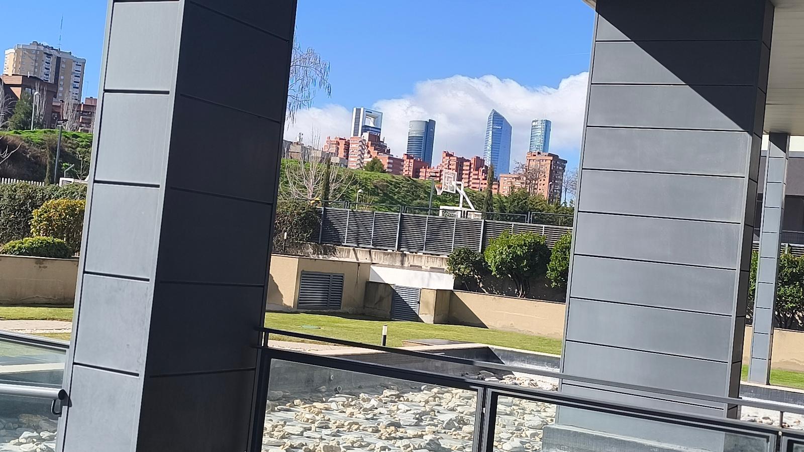 Piso en Venta - C. de Dulce Chacón, Madrid - 24