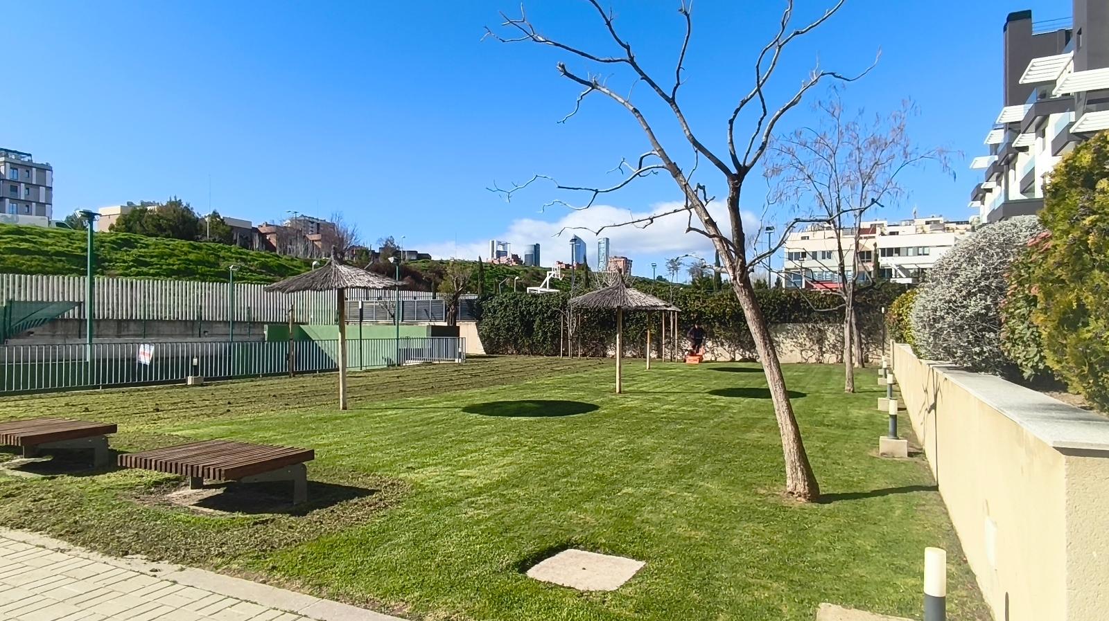 Piso en Venta - C. de Dulce Chacón, Madrid - 28