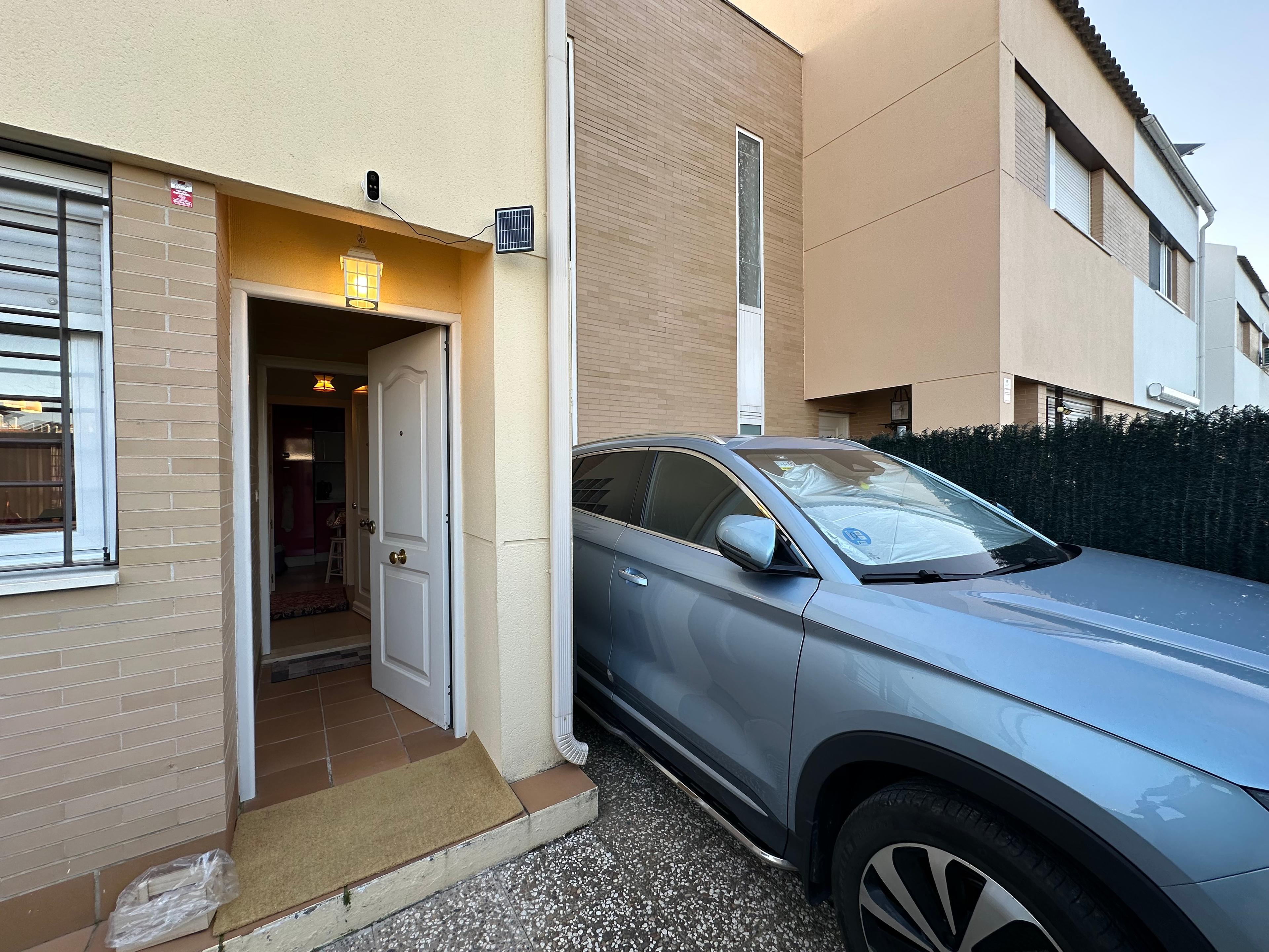 Casa Adosada en Venta en C. Donantes - 39