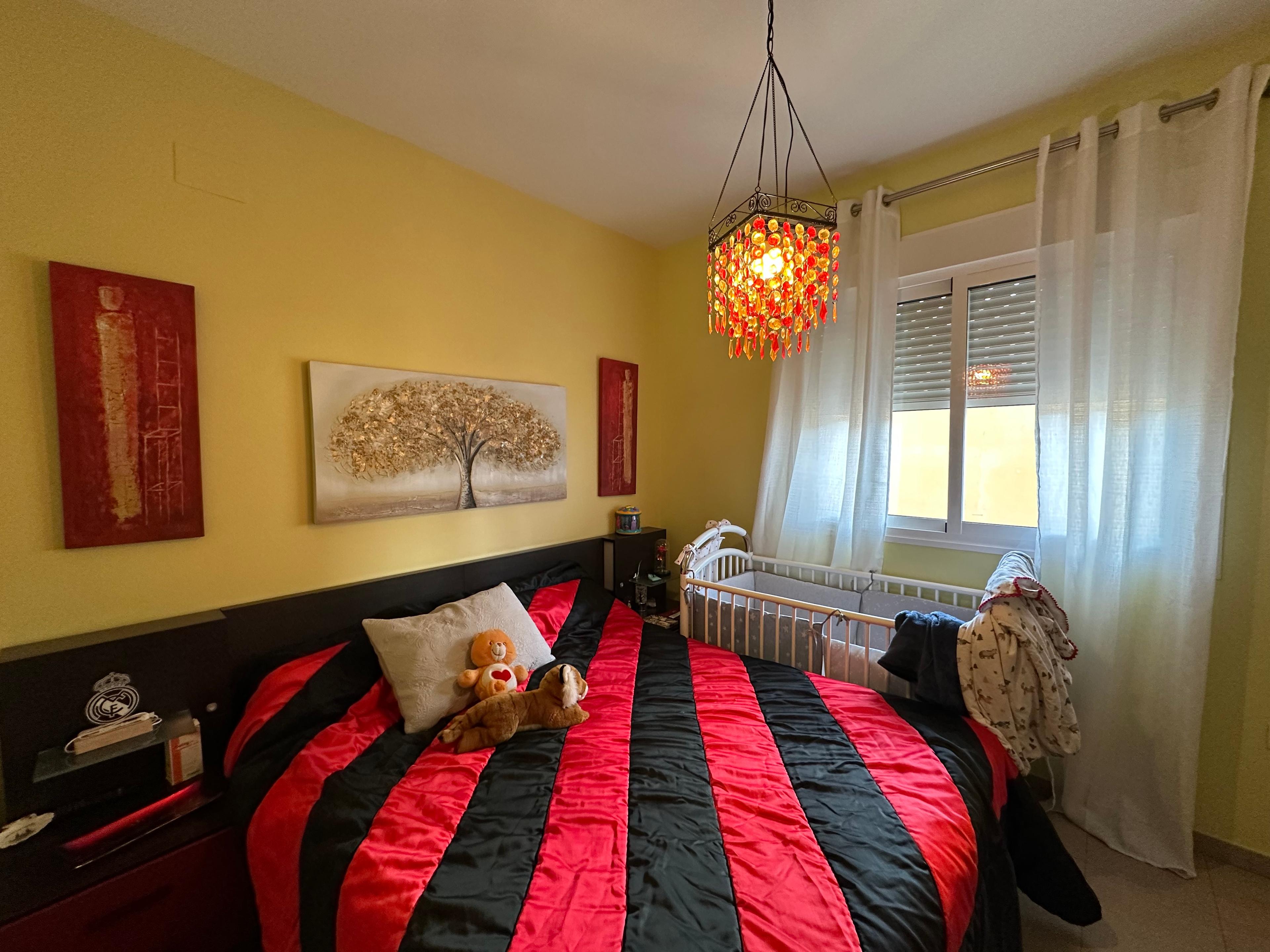 Casa Adosada en Venta en C. Donantes - 18