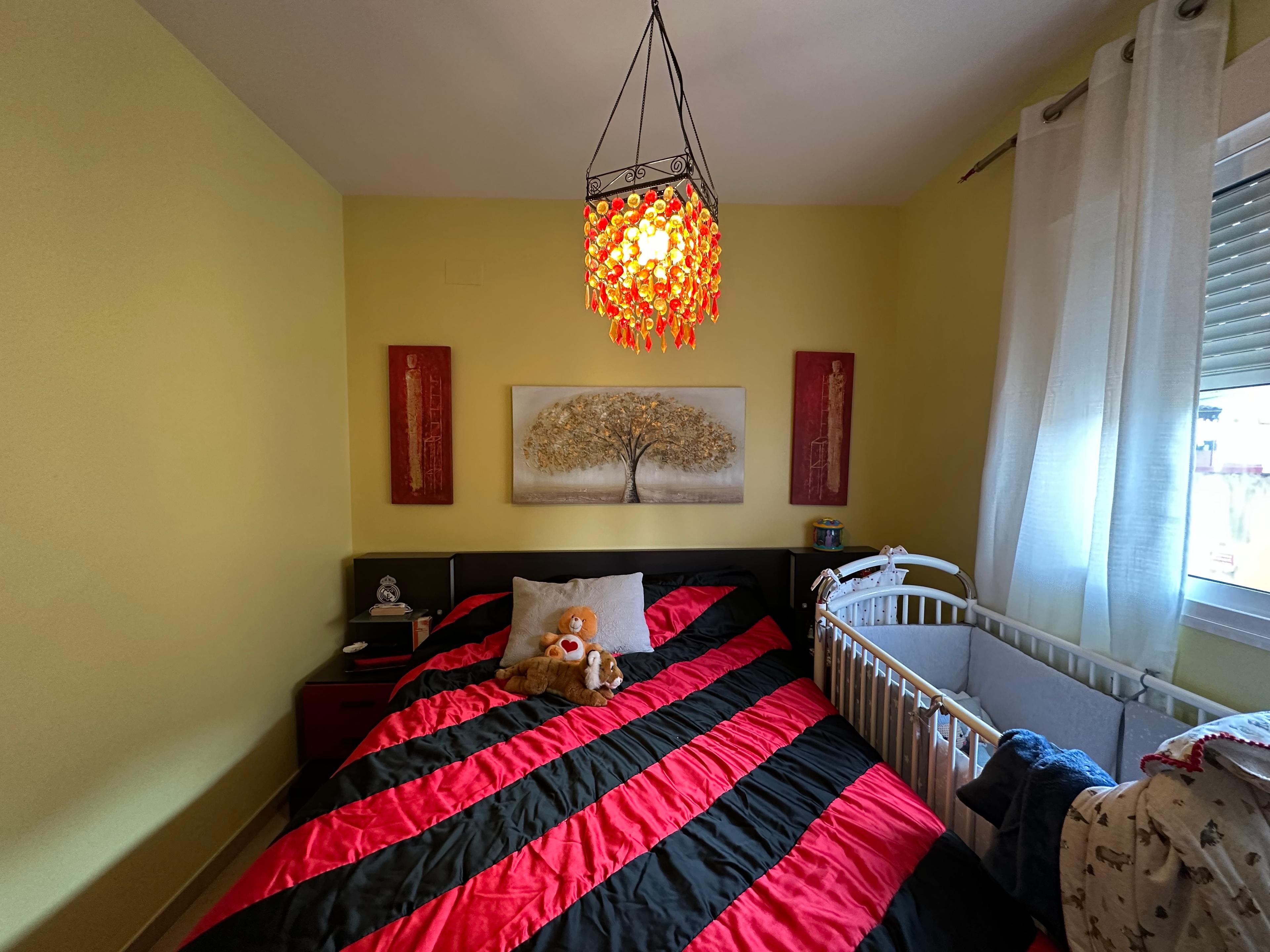 Casa Adosada en Venta en C. Donantes - 17