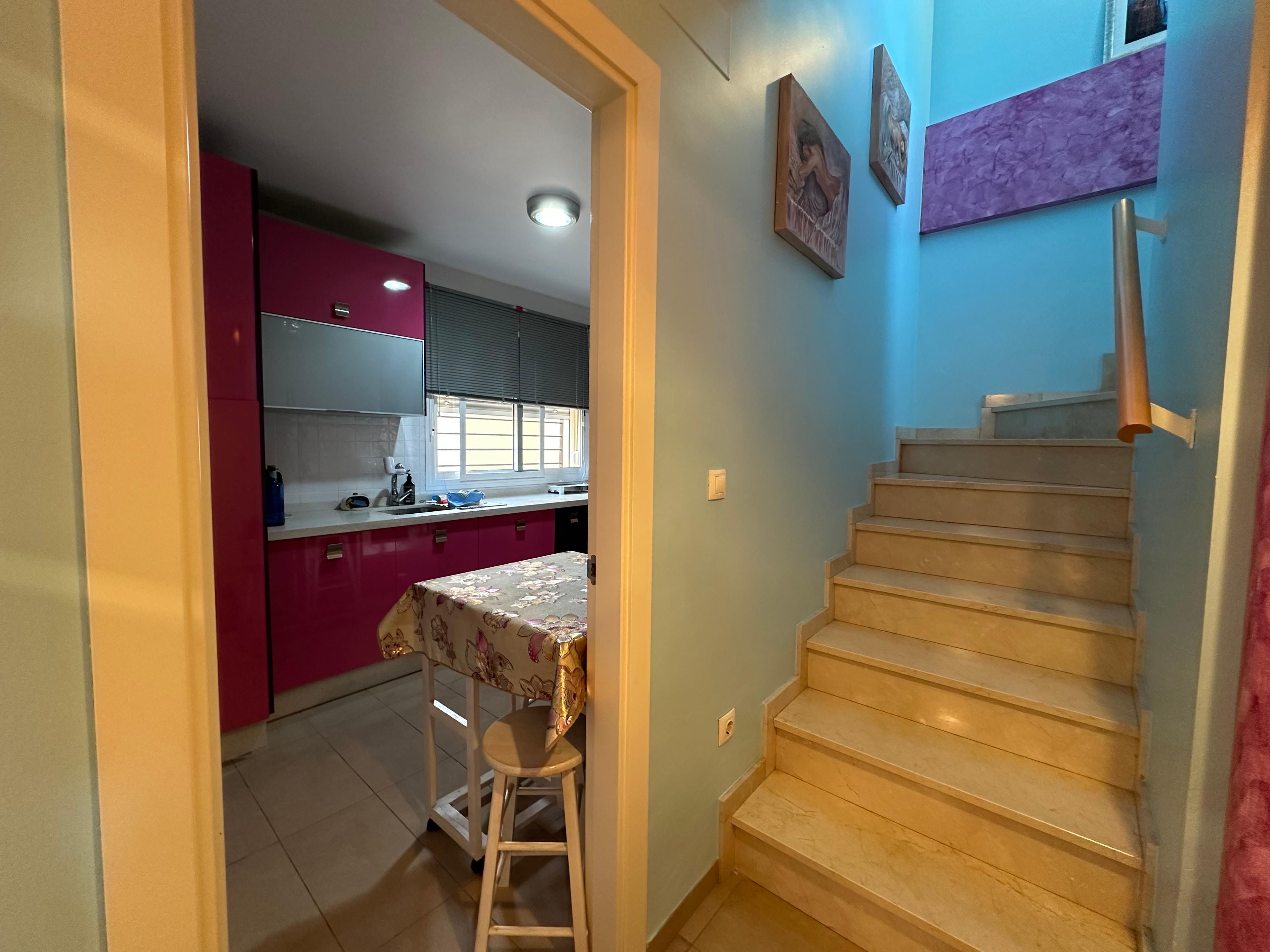 Casa Adosada en Venta en C. Donantes - 12