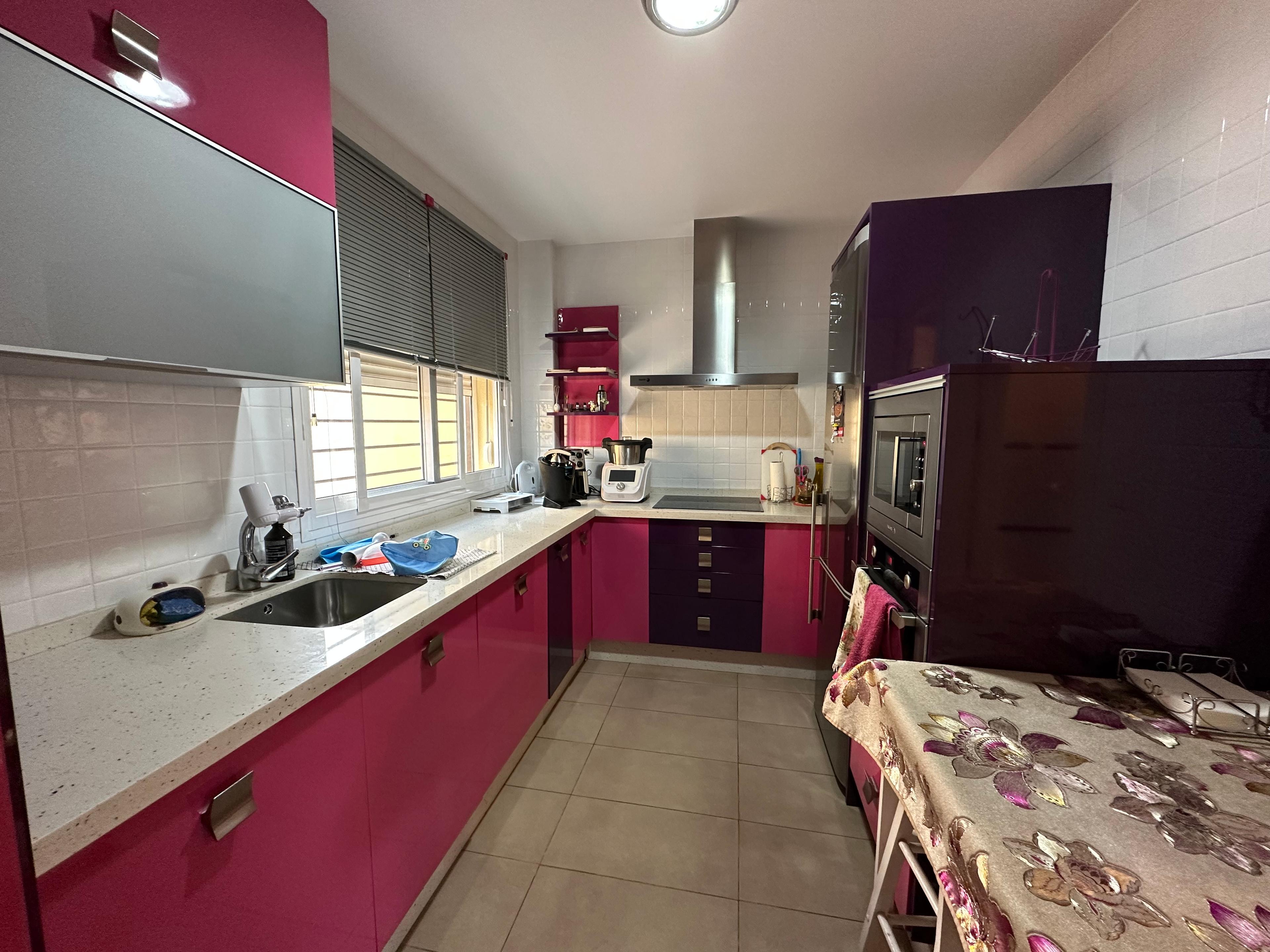 Casa Adosada en Venta en C. Donantes - 10