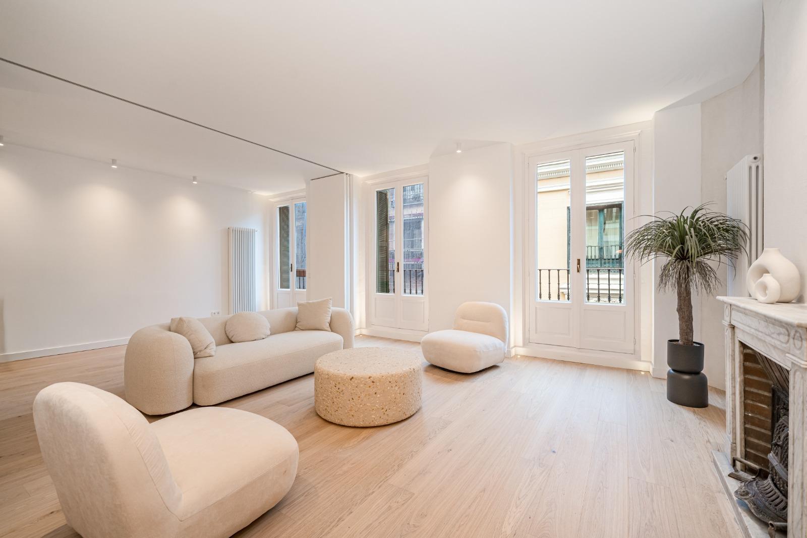 Piso en Venta en C. del Pez - 5