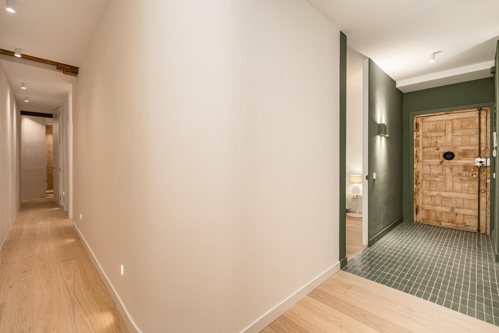 Piso en Venta en C. del Pez - 16