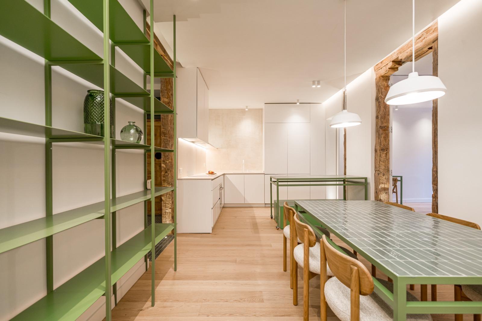 Piso en Venta en C. del Pez - 10