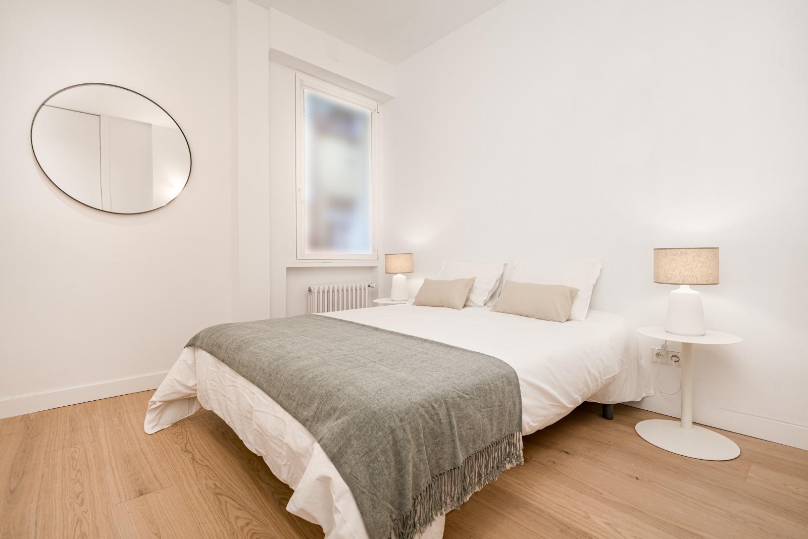 Piso en Venta en C. del Pez - 17